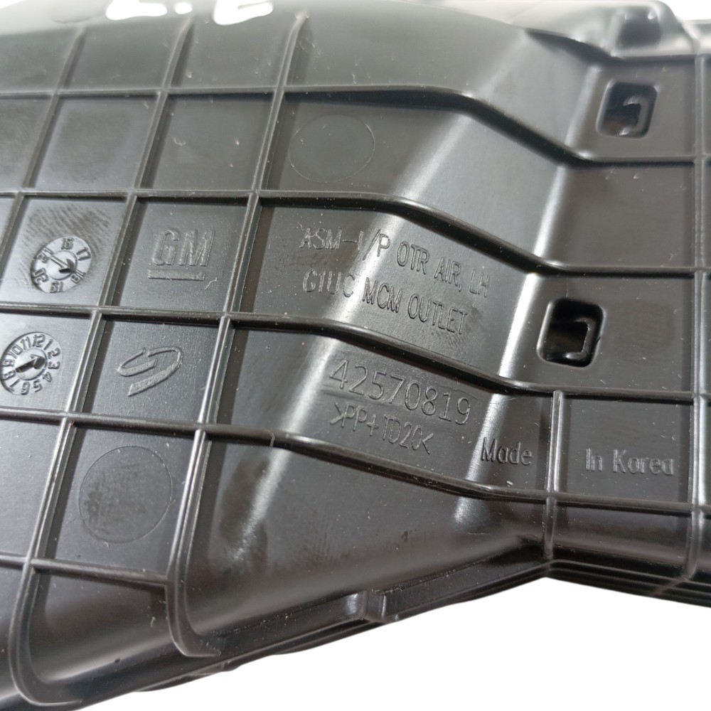 Difusor Ar Esquerdo Gm Tracker Lt 1.4 2018 42570819 5