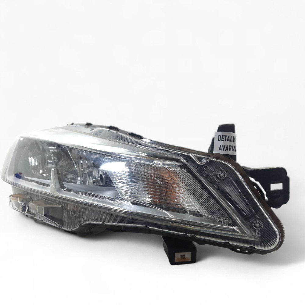 Farol Direito Nissan Kicks Advance 2022e133603081 Direito/passageiro 7