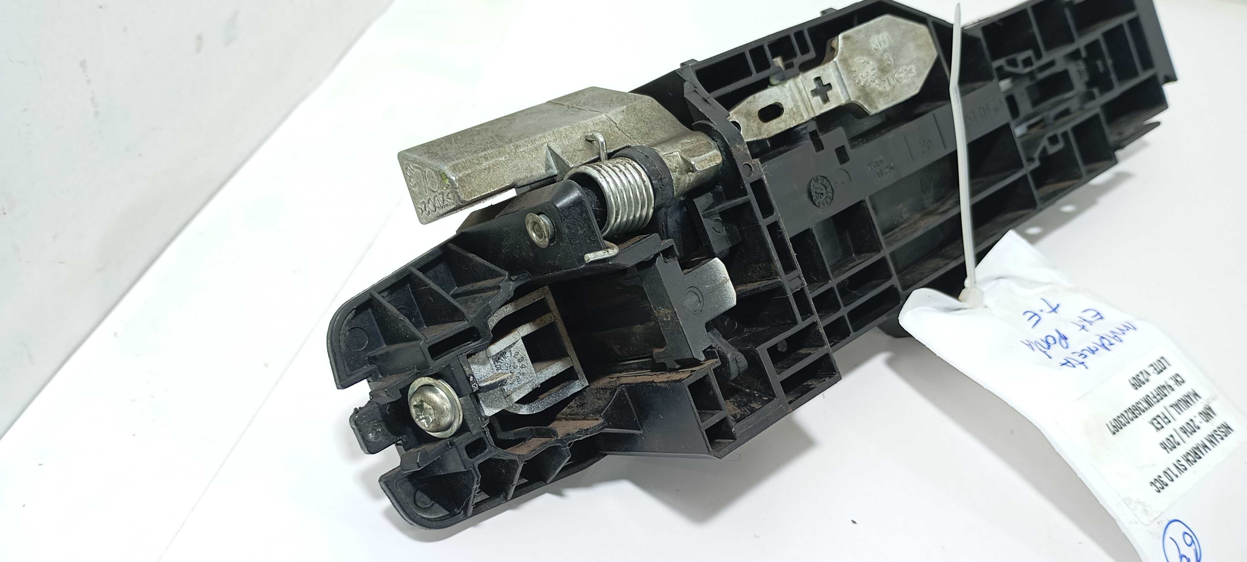 Maçaneta Externa Traseiro E. Nissan March Sv 1.0 2016 Sh1ha Branco Traseira 7