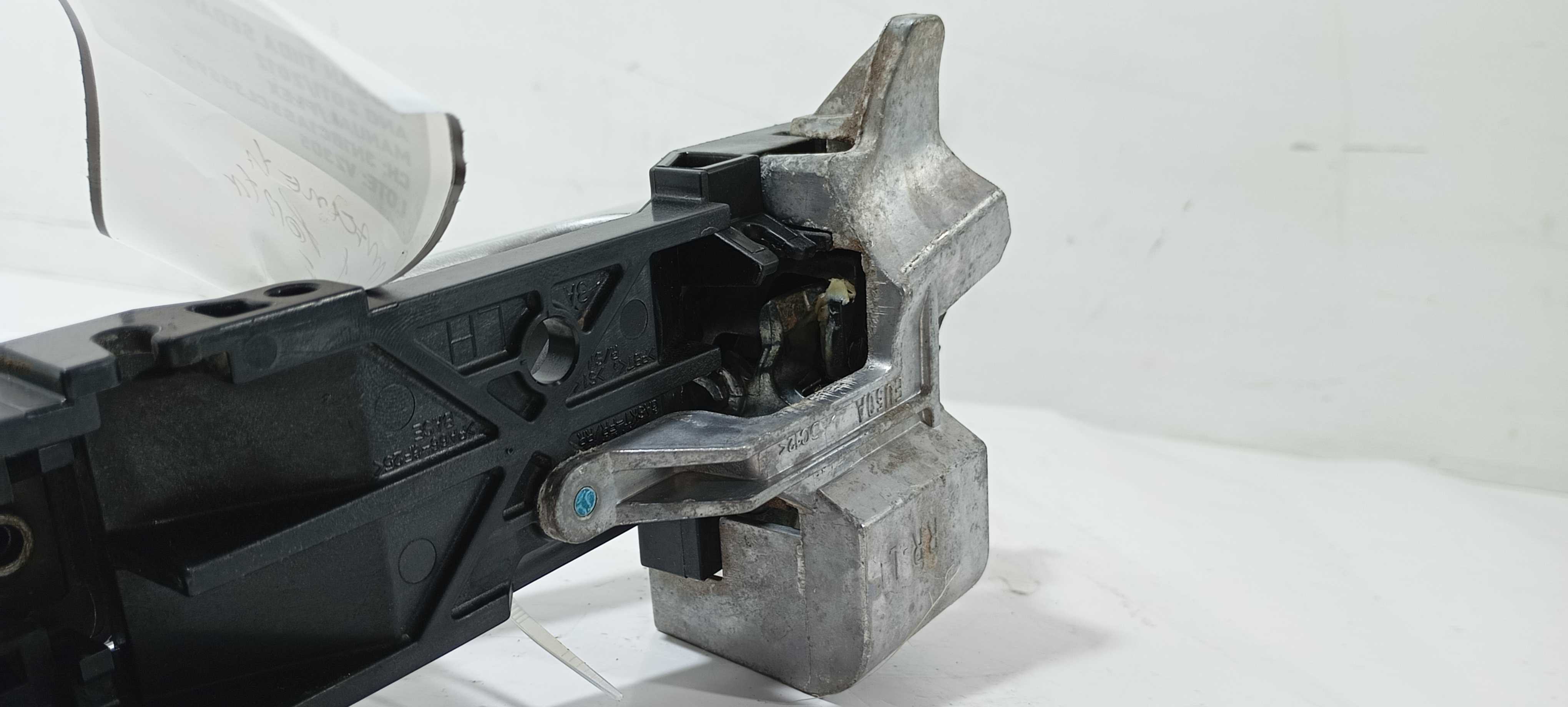 Maçaneta Externa Traseira E. Nissan Tiida Sedan 1.8 12 V2305 Cinza Perolado Traseira 8