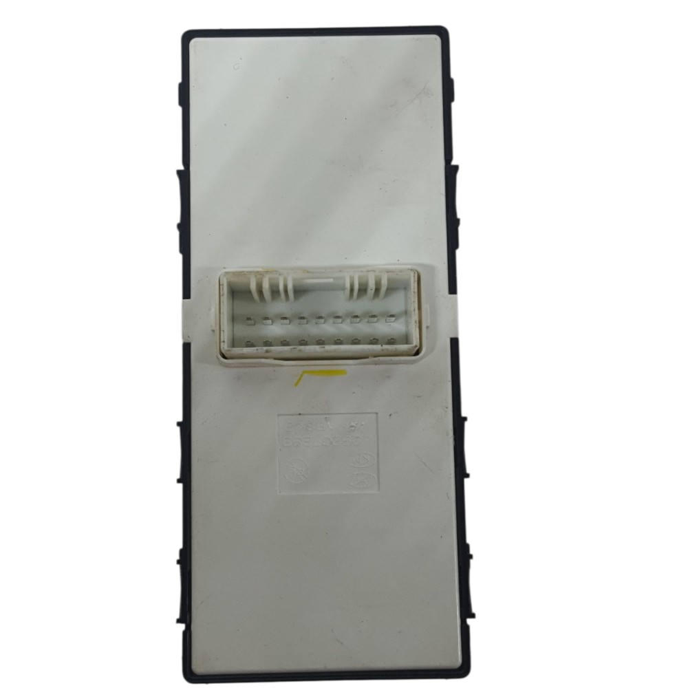 Botão retrovisor dianteiro esquerdo Hb20s 1.0 2022 93571R1210 2