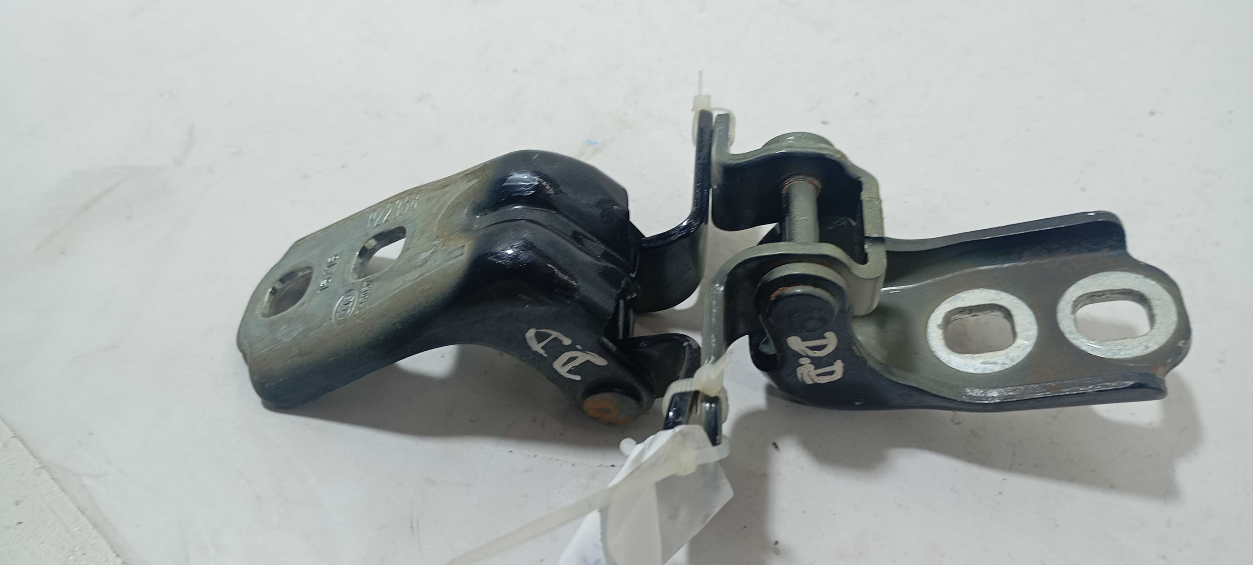 Dobradiça Porta Dianteira Direita Gm Tracker Lt 2024 P23019 1