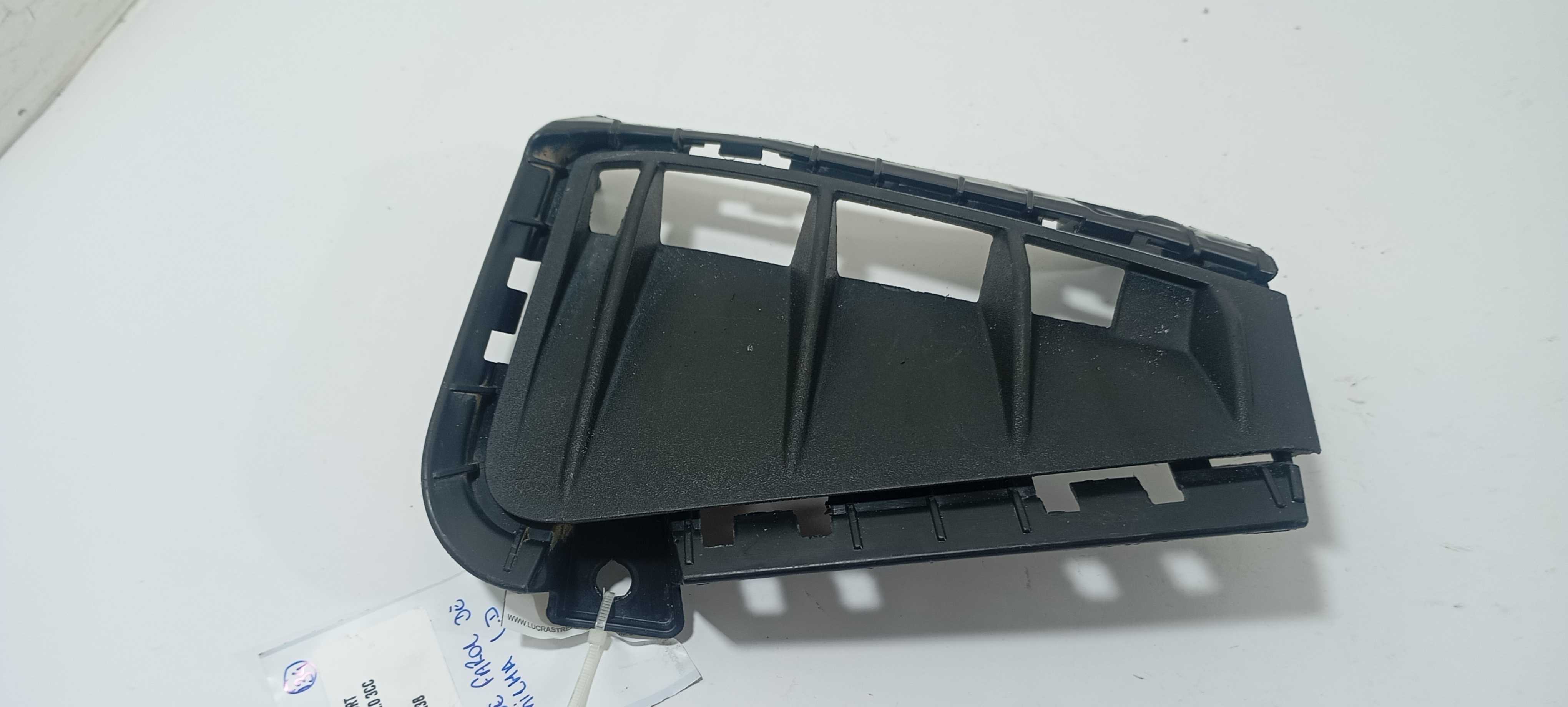 Grade Farol Milha Direito Hb20 Comfort 2023 86564r1600 Preto Direito 1