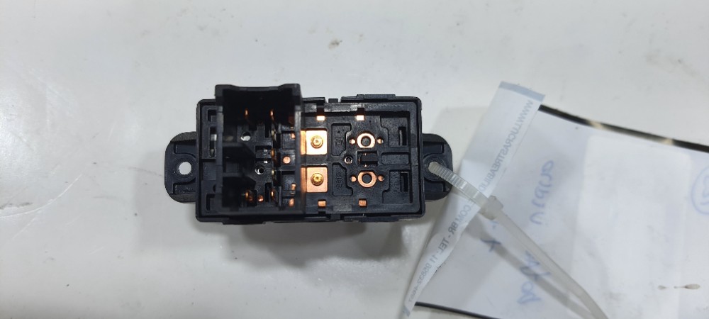 Botão Vidro Traseiro Direito Kia Sorento 2012 202007550 1