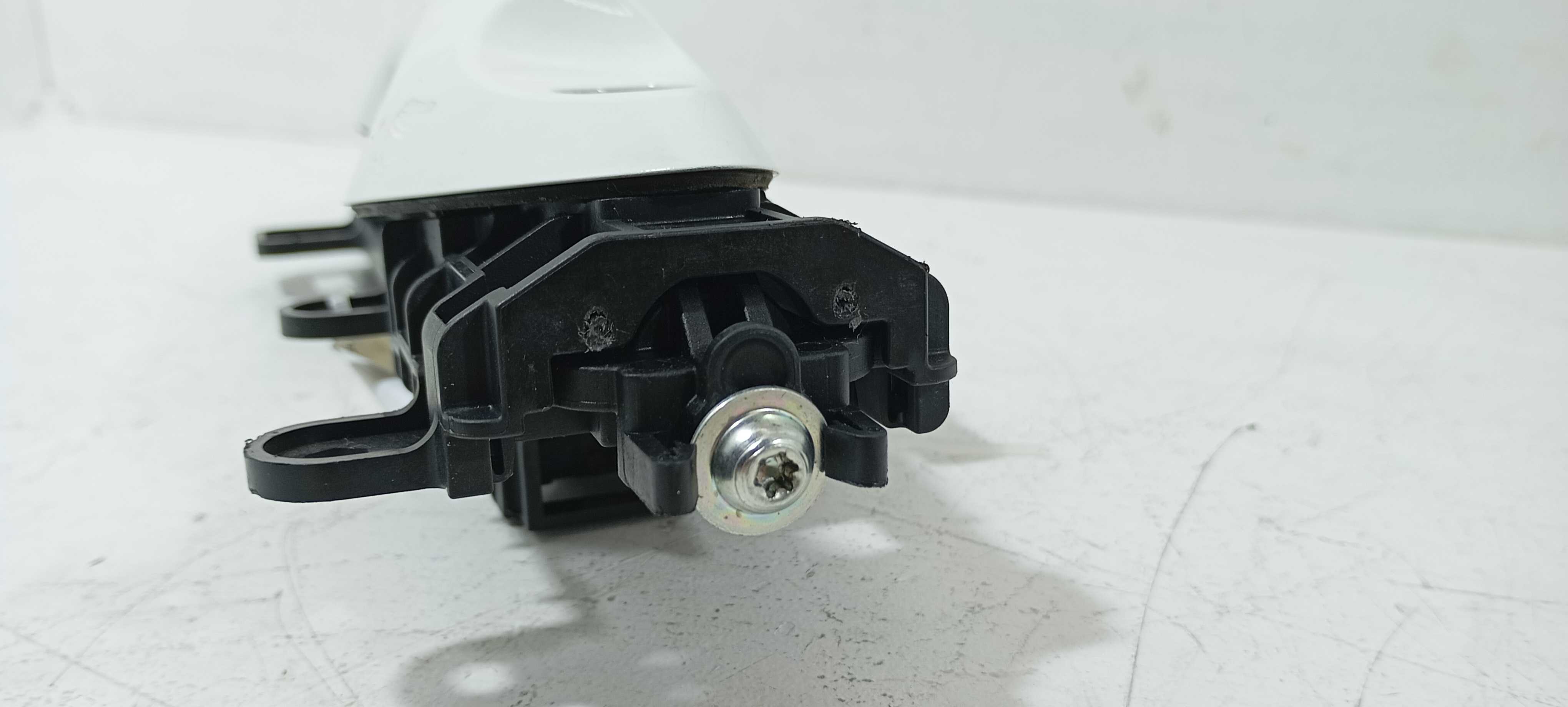 Maçaneta Porta Exter. Diant. E. Onix Sedan Lt 1.0 24 V2303 Branco Dianteira 6