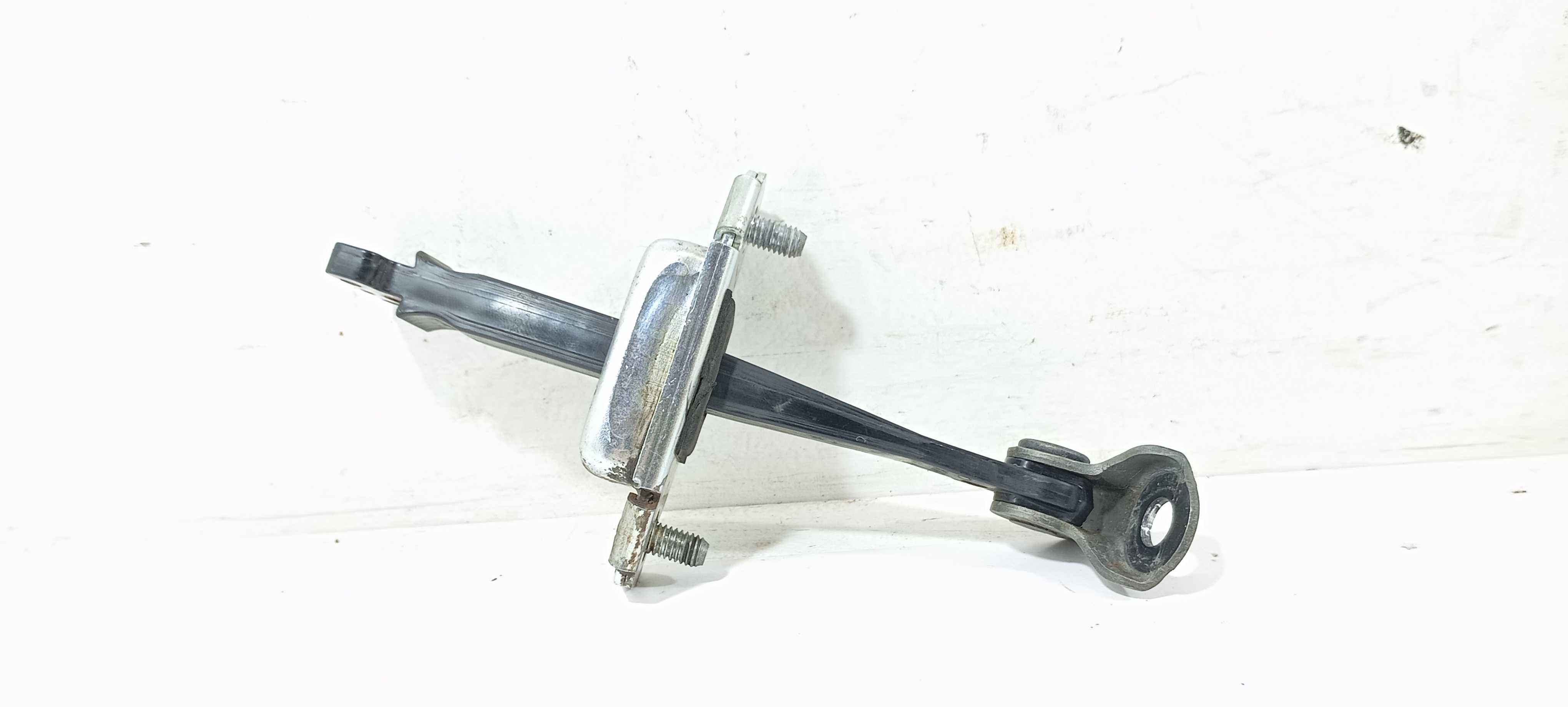 Limitador Porta Tras. E.kia Sorento Ex2 2.4 2012 79490c500 1