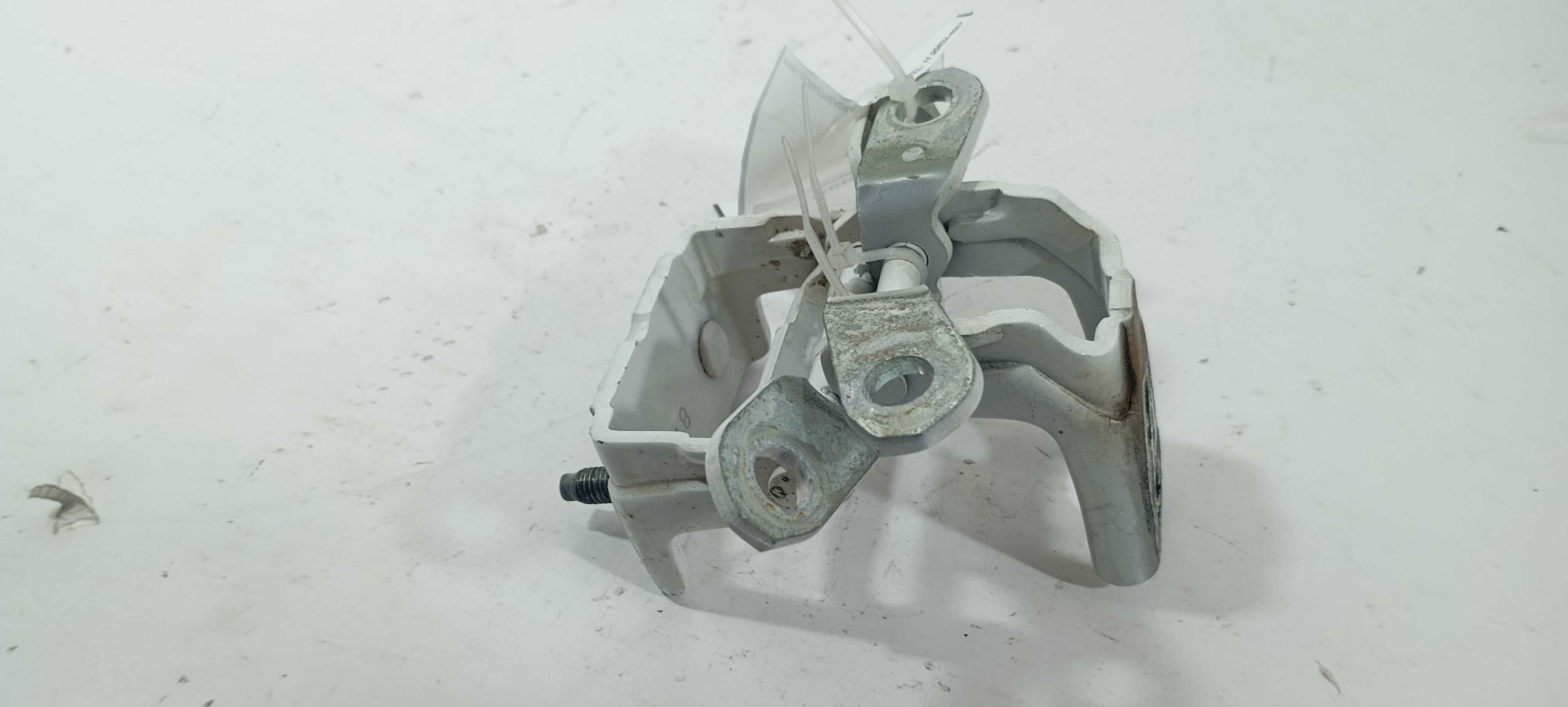 Dobradiça Porta Tras Esquerda Nissan March 1.0 2019 824011hp