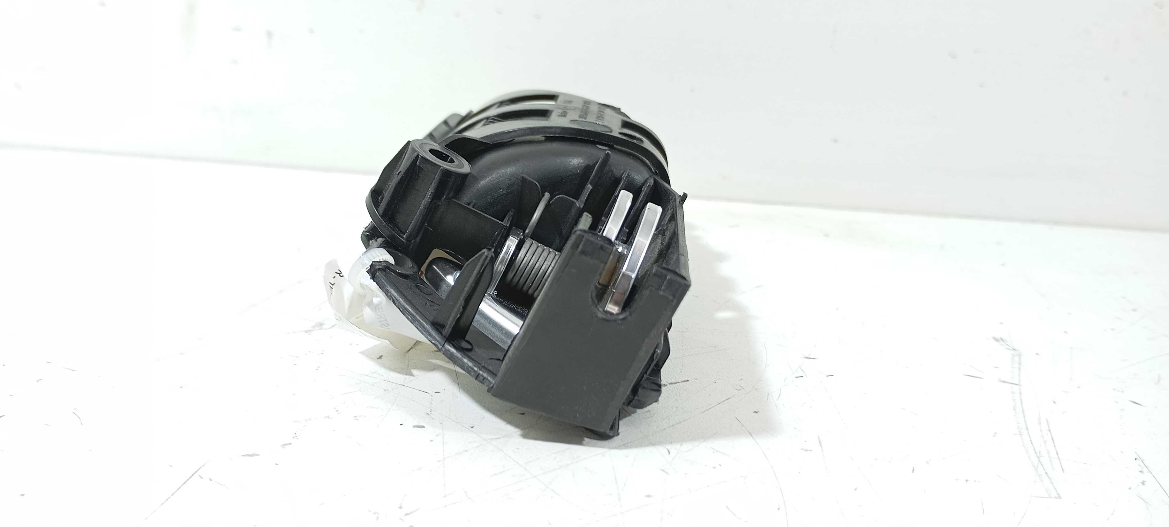 Maçaneta Interna Traseiro D. Volkswagen Jetta 1.4 2016 V2297 Preto/prata Traseira 1