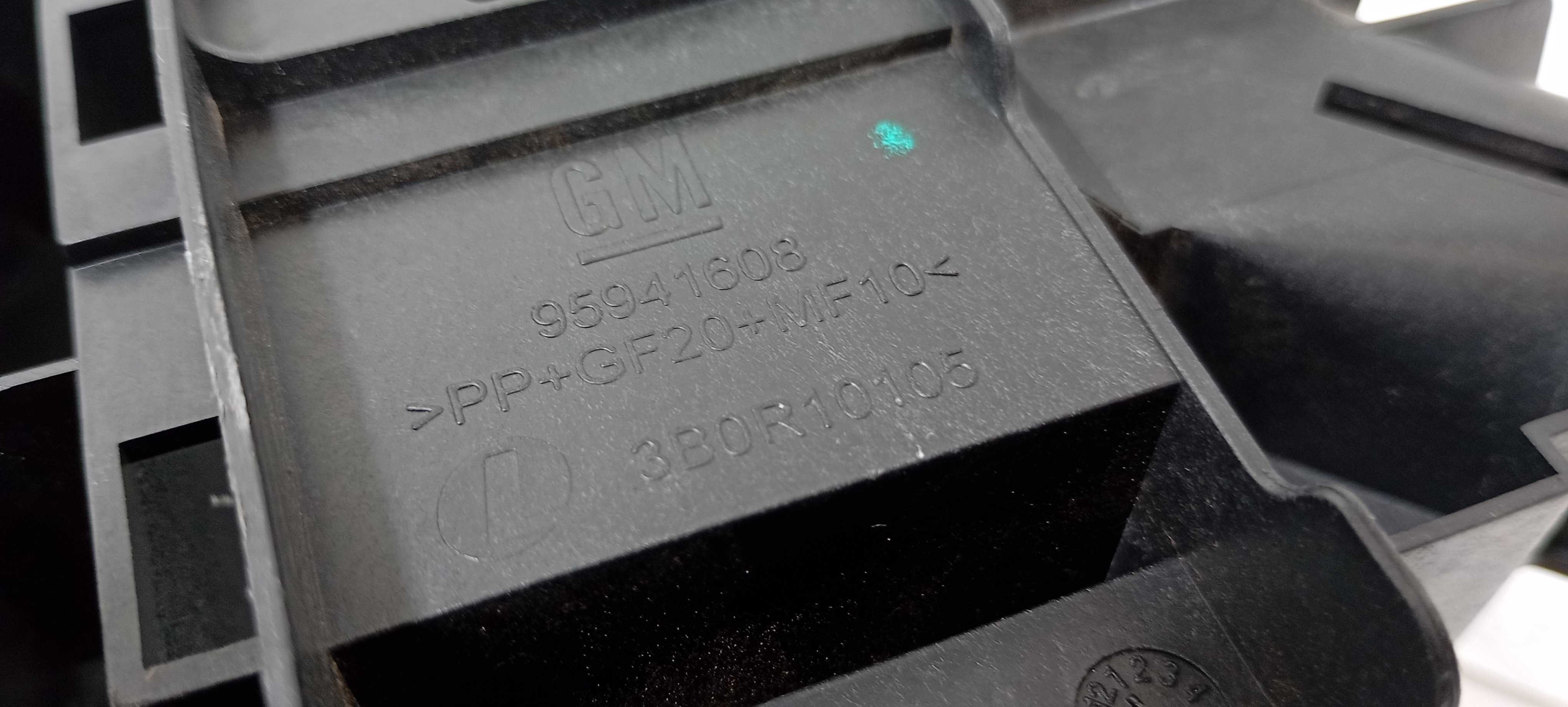 Base Caixa Fusível Gm Onix Active 1.4 2018 95941608 7