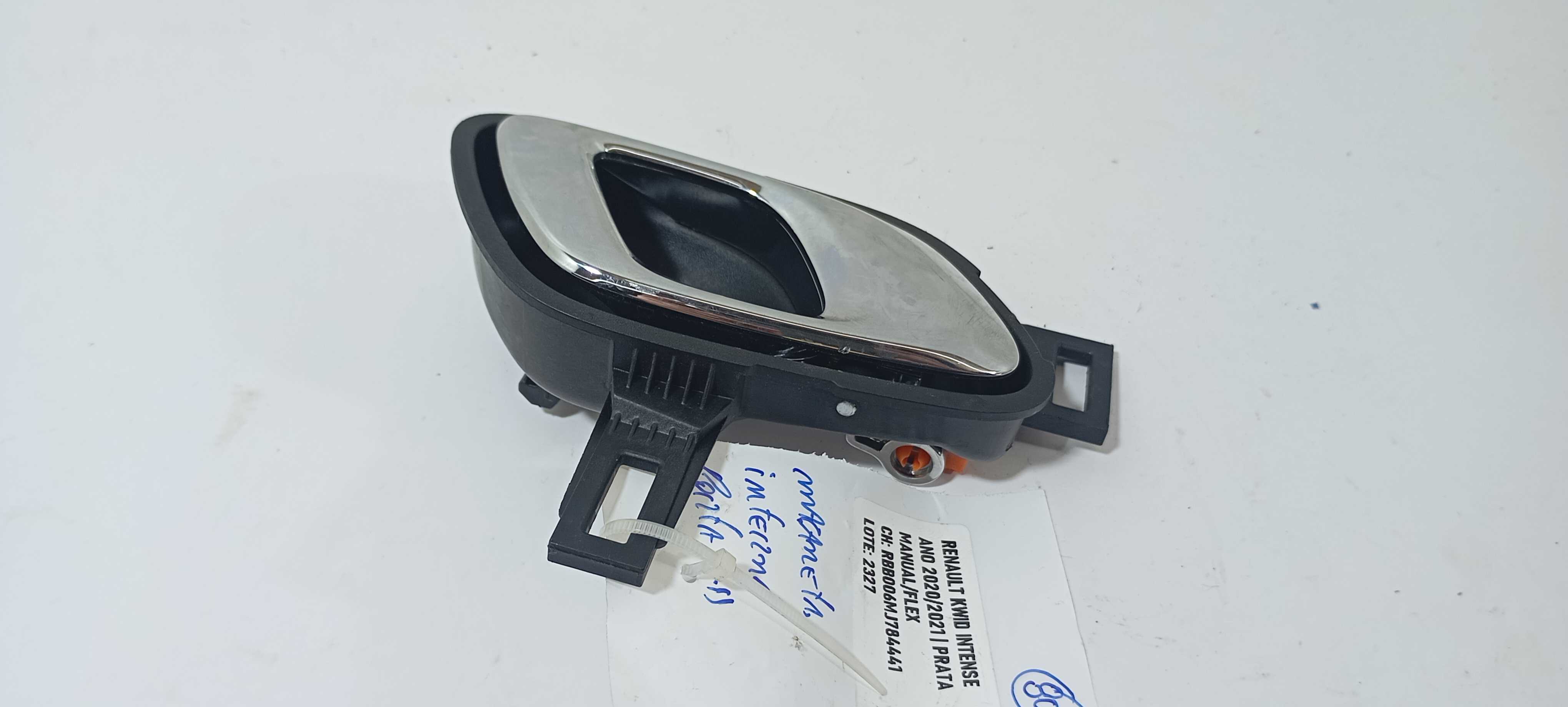 Maçaneta Interna Dianteira Direita Kwid 2021 806706868r Preto E Cromado Prata Dianteira 2