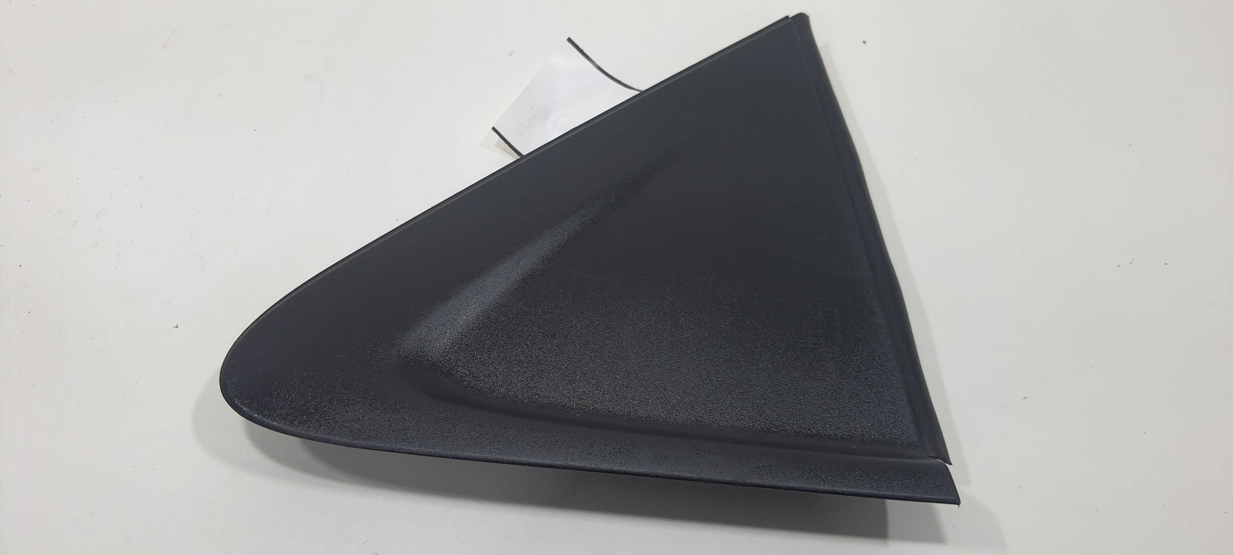 Acabamento Lateral T. Direito Gm Onix Sedan 1.0 2024 V2303 3