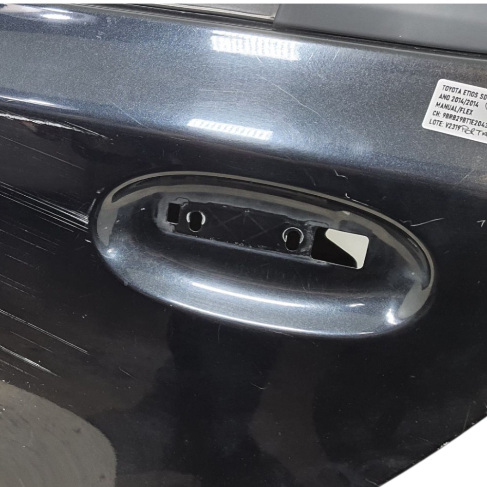 Porta Traseira Esquerda Detalhe Toyota Etios 2014 801013479r Traseira Esquerda Preto 6