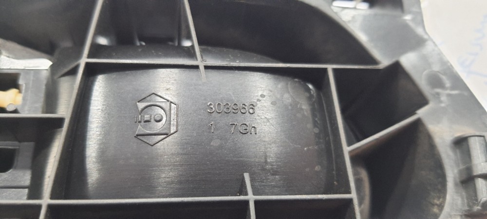 Maçaneta Interna Traseiro Esquerdo Peugeot 208 2018 303966 Preta Traseira 10