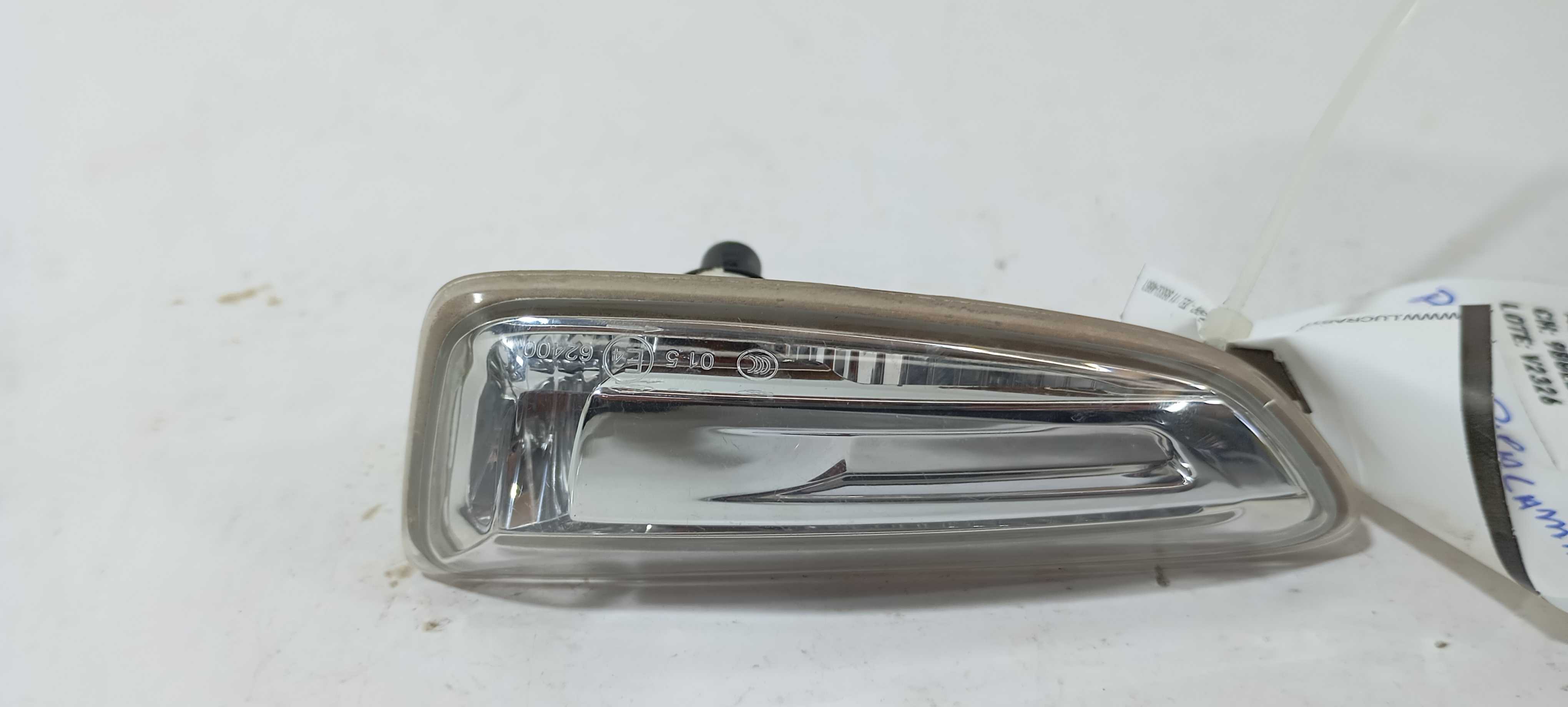 Pisca Paralama Esquerdo Gm Tracker Lt 2024 26244312 Esquerdo Branco