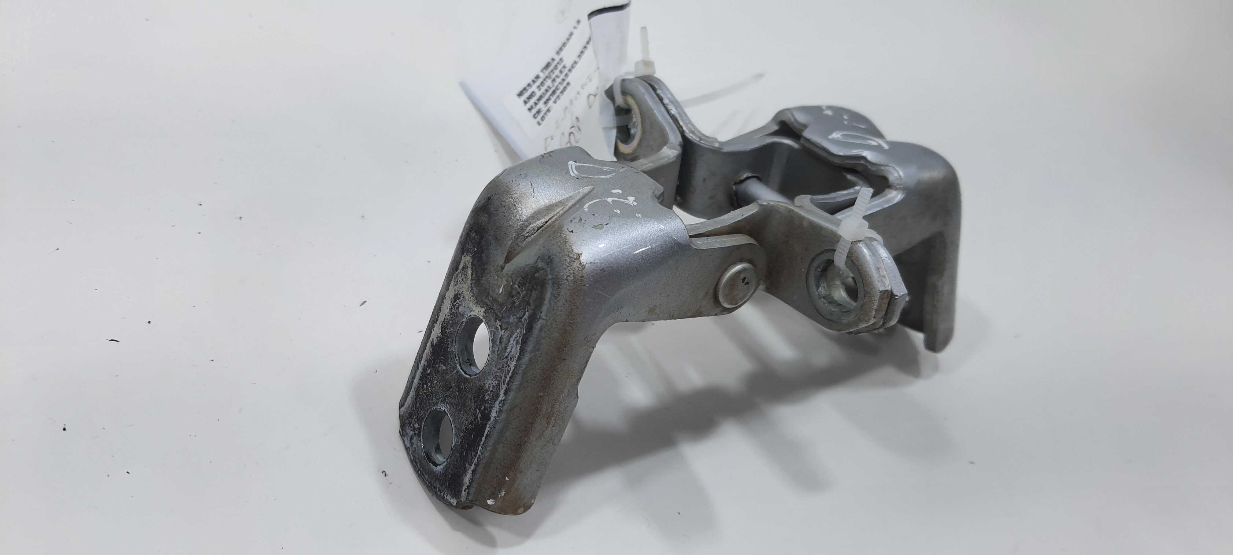 Dobradiça Porta D Esquerdo Nissan Tiida Sedan 1.8 2012 V2305 2