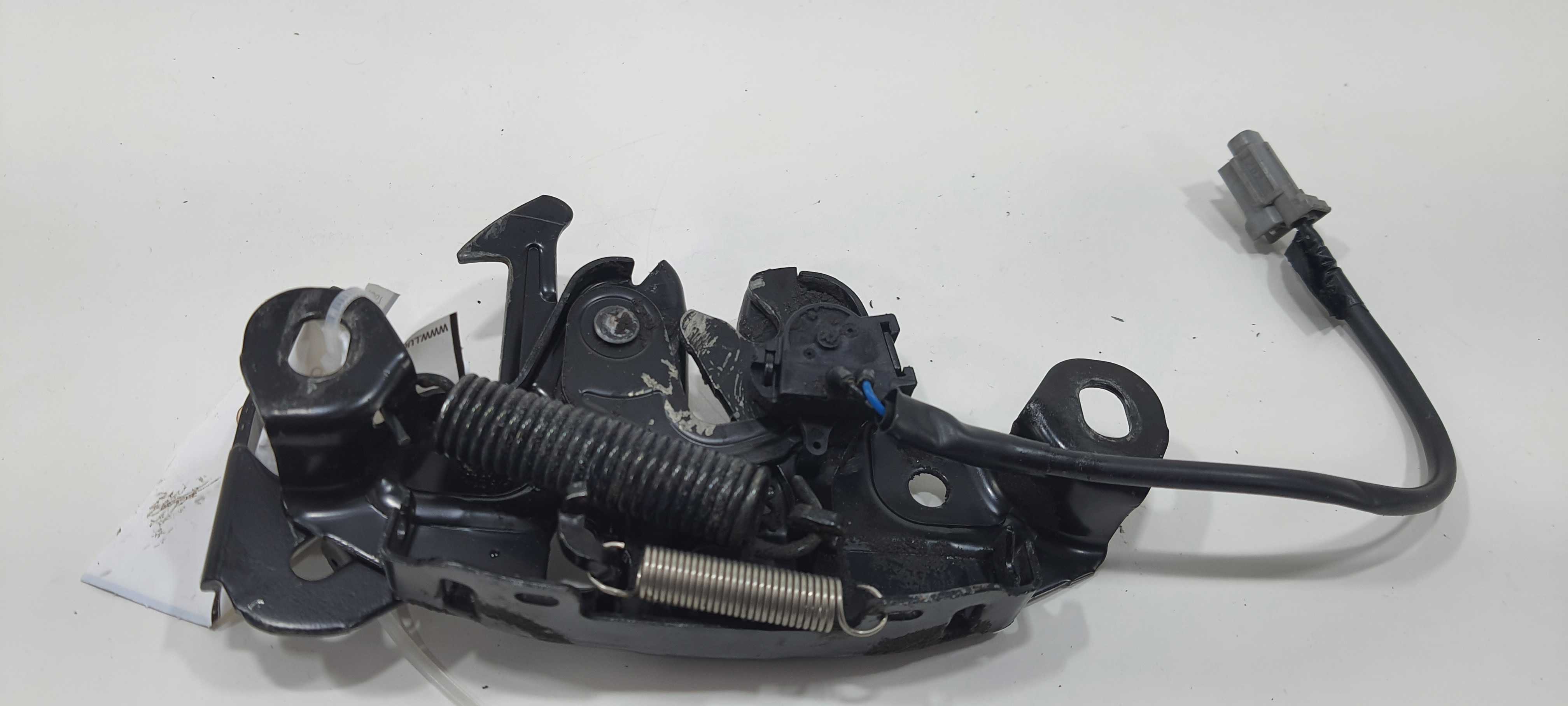 Fechadura Capô Nissan Tiida Sedan 1.8 2012 V2305 4