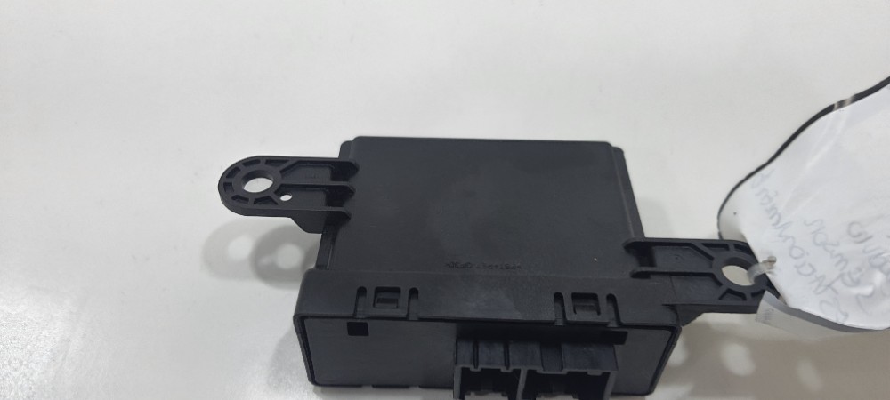 Módulo Sensor Estacionamento Gm Onix 1.4 2018 23444865 Preto 2