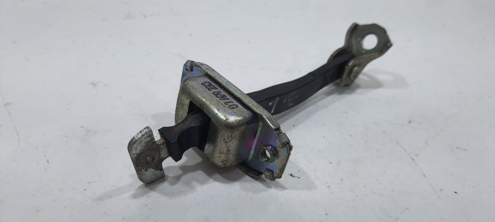 Limitador Porta Traseira Esquerda Nissan March S 1.0 2019 2