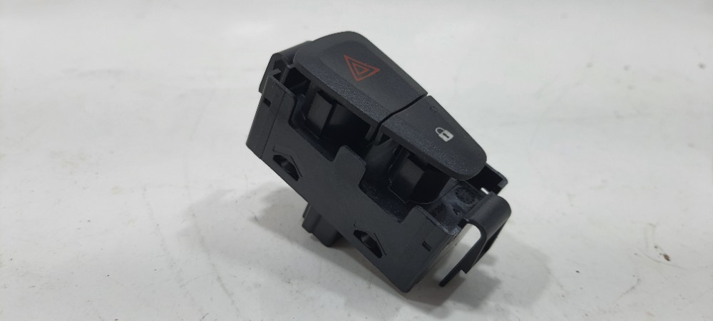 Botão Pisca Alerta Renault Sandero 1.0 2019 252100502r Preto 4