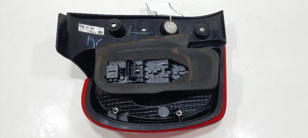Lanterna Traseira Direita Nissan March 2019 22537506 Direito/passageiro Vermelho 6