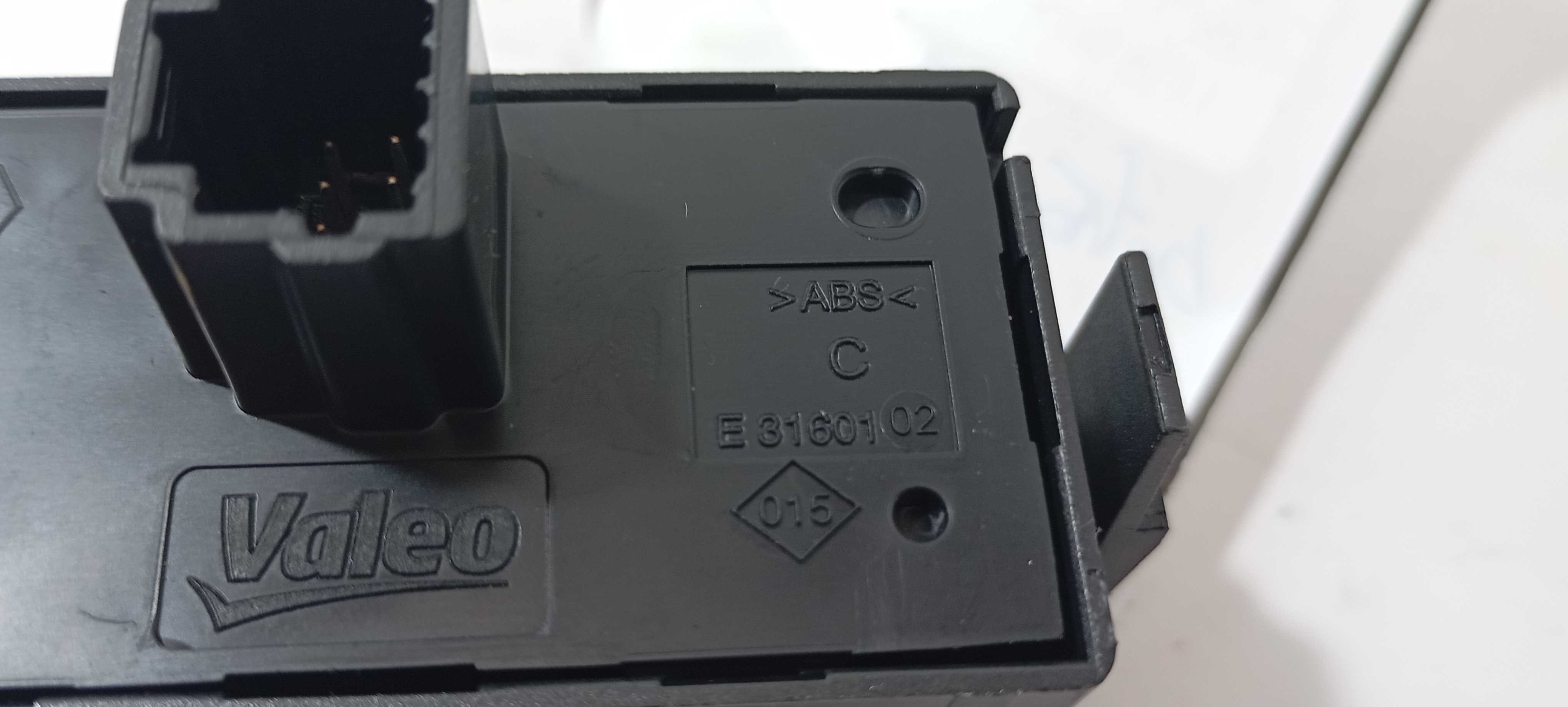 Botão Pisca Alerta Renault Sandero 1.0 2020 E3160102 Preto 5