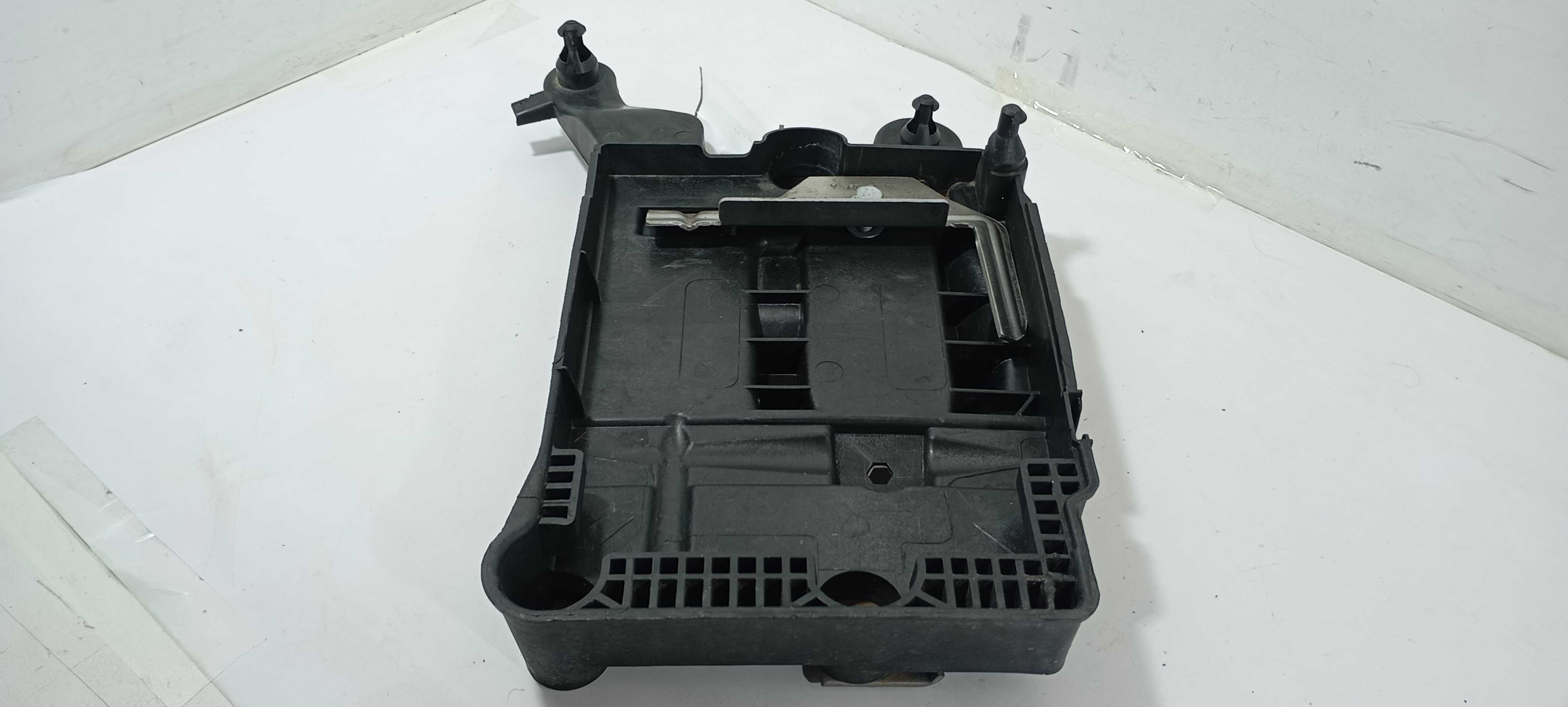 Suporte Bateria Vw Virtus Confort 1.0 2023 2q0915331a 2