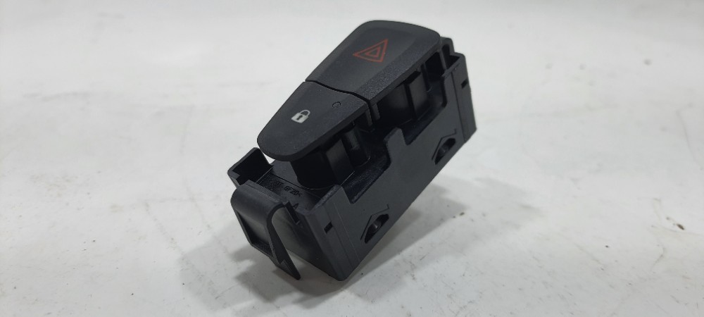 Botão Pisca Alerta Renault Sandero 1.0 2019 252100502r Preto 6
