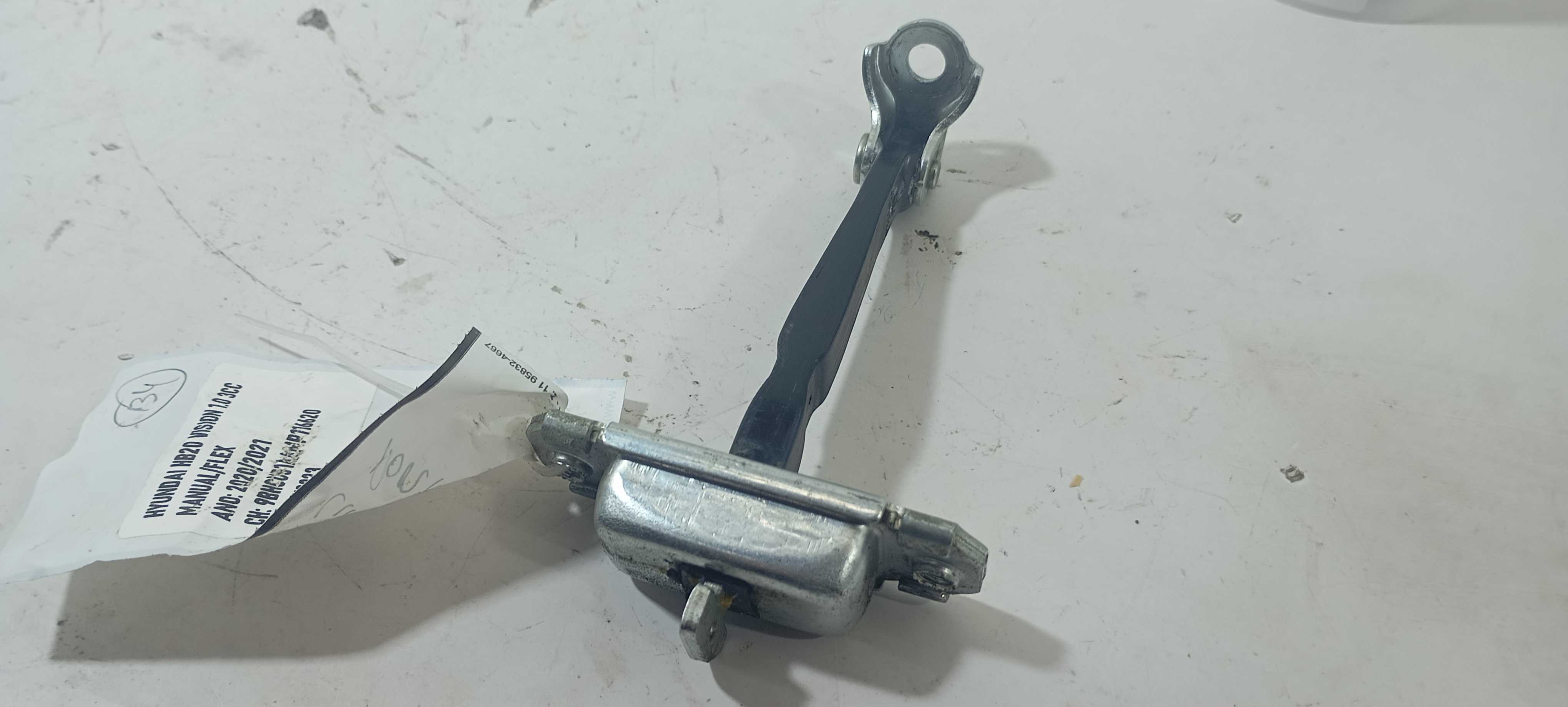 Limitador Porta Traseira Esquerda Hb20 1.0 2021 77980r1000 1