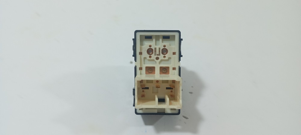 Botão vidro dianteiro direito Hb20 Comfort 2023 220924 5