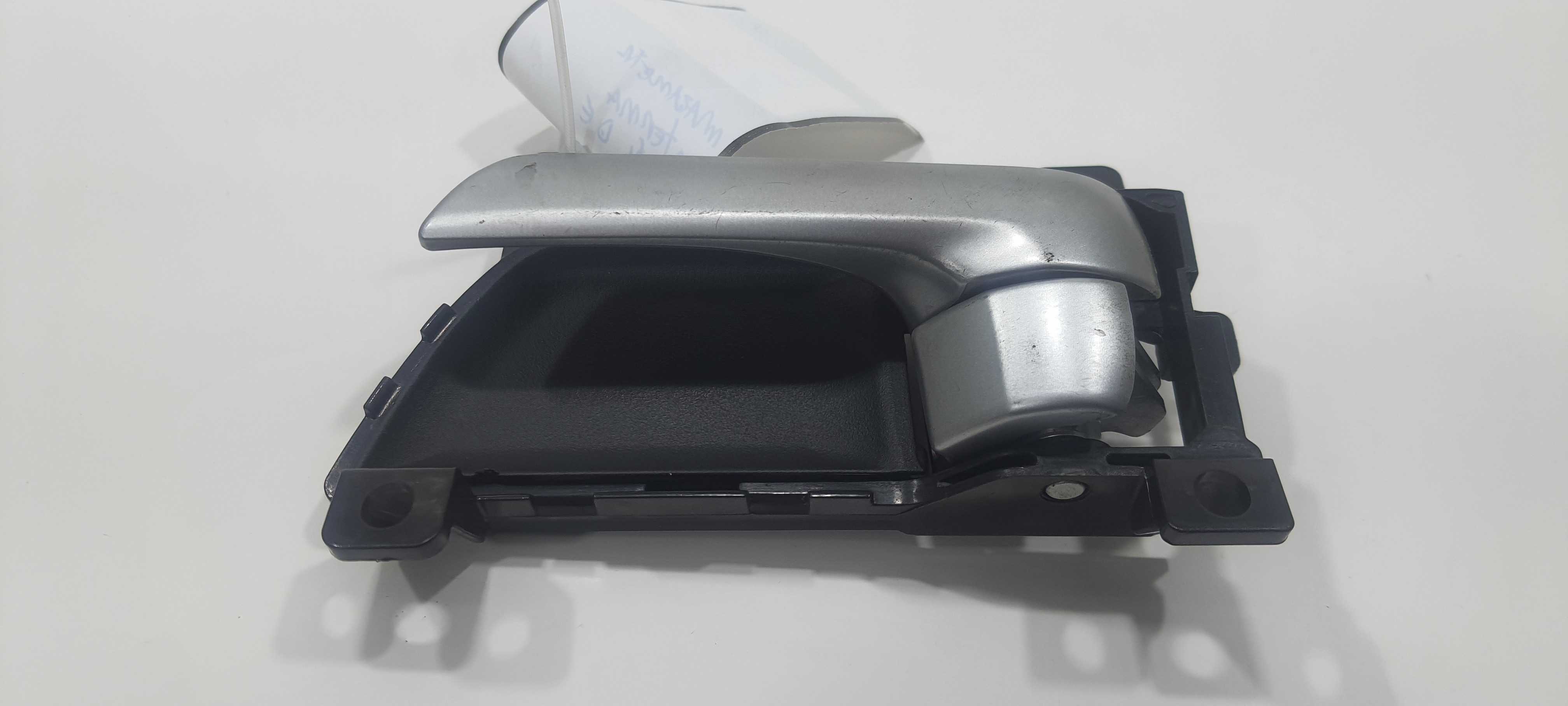 Maçaneta Int Diant Esquerdo Kia Sorento 2.4 2012 826222p000 Preto Dianteira 1
