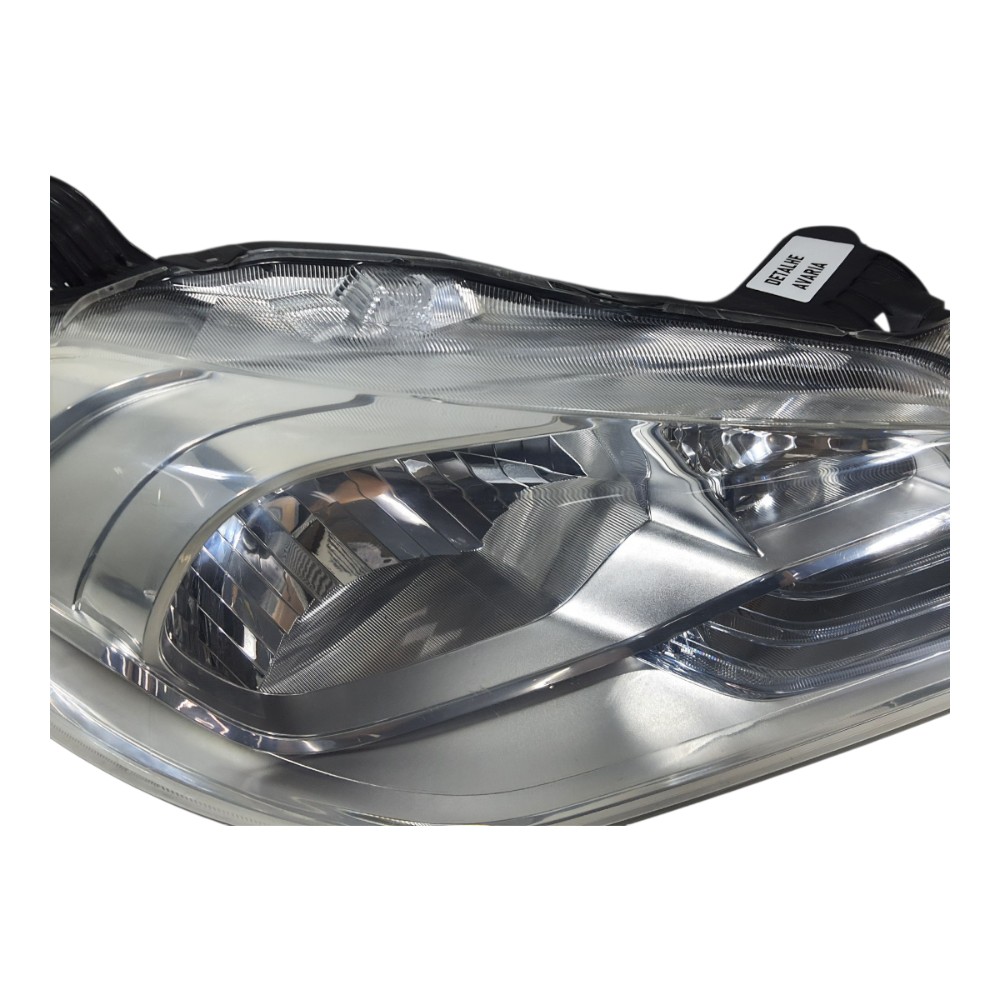 Farol direito Suzuki S-cross 2016 13789pl00 recuperado 2