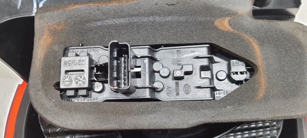Lanterna Traseira Direita Nissan March 2019 22537506 Direito/passageiro Vermelho 7