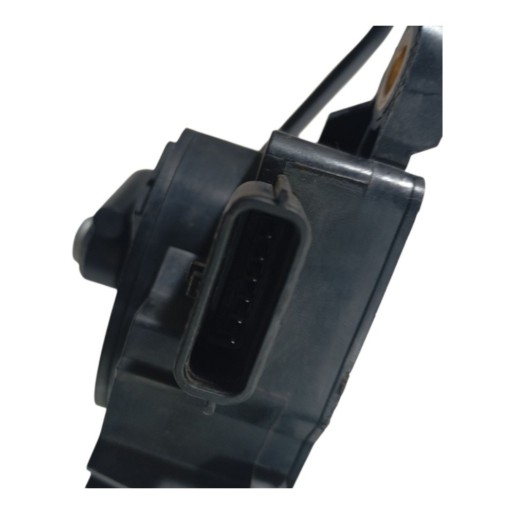 Pedal acelerador nissan sentra 2013 5