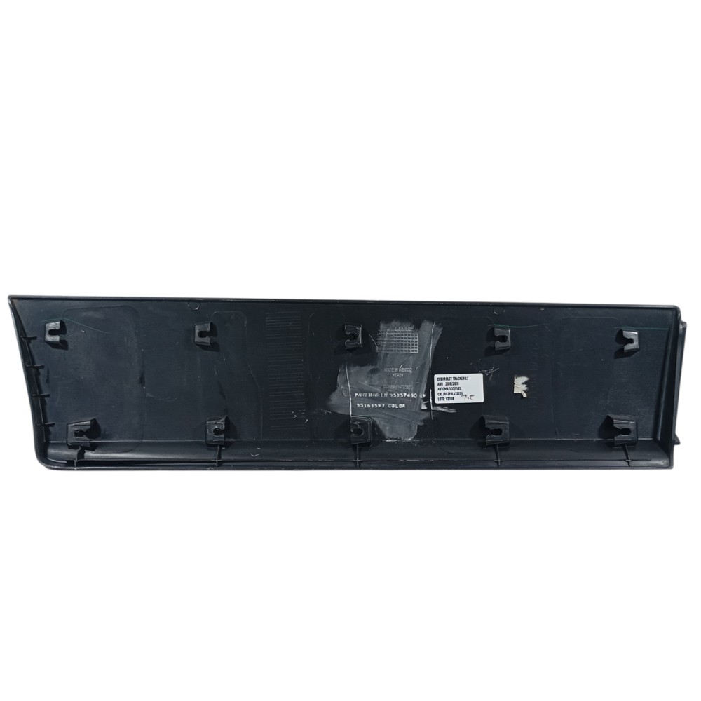 Moldura Porta Traseira Esquerda Gm Tracker 1.4 2018 95161597 Preto 4