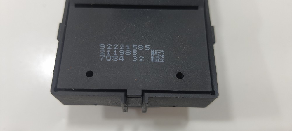 Botão Vidro Diant Direito Gm Onix Activ 1.4 2018 92221585 6