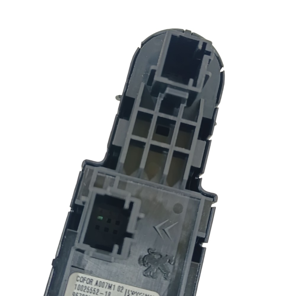 Botão vidro dianteiro esquerdo Peugeot 208 2024 9678828ZD 8