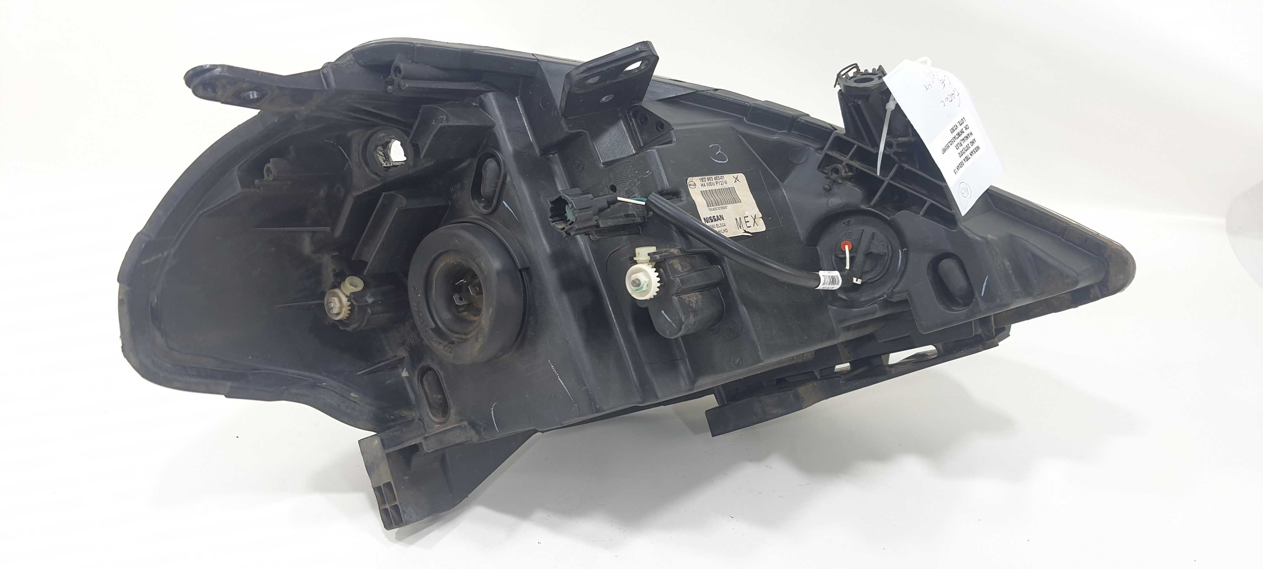 Farol Esquerdo Nissan Tiida Sedan 1.8 2012 V2305 Detalhe Esquerdo/motorista 2