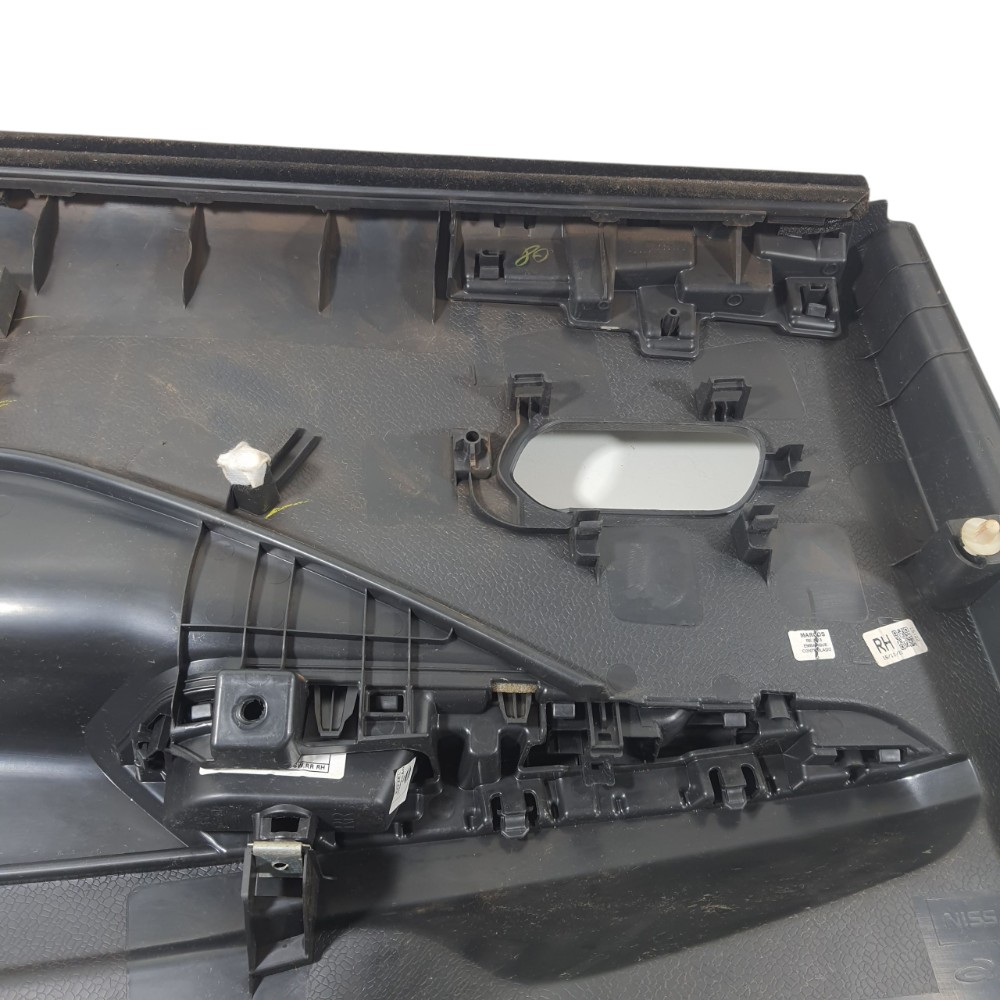 Forro porta traseira direita Nissan Kicks 2022 829005ra0a 7