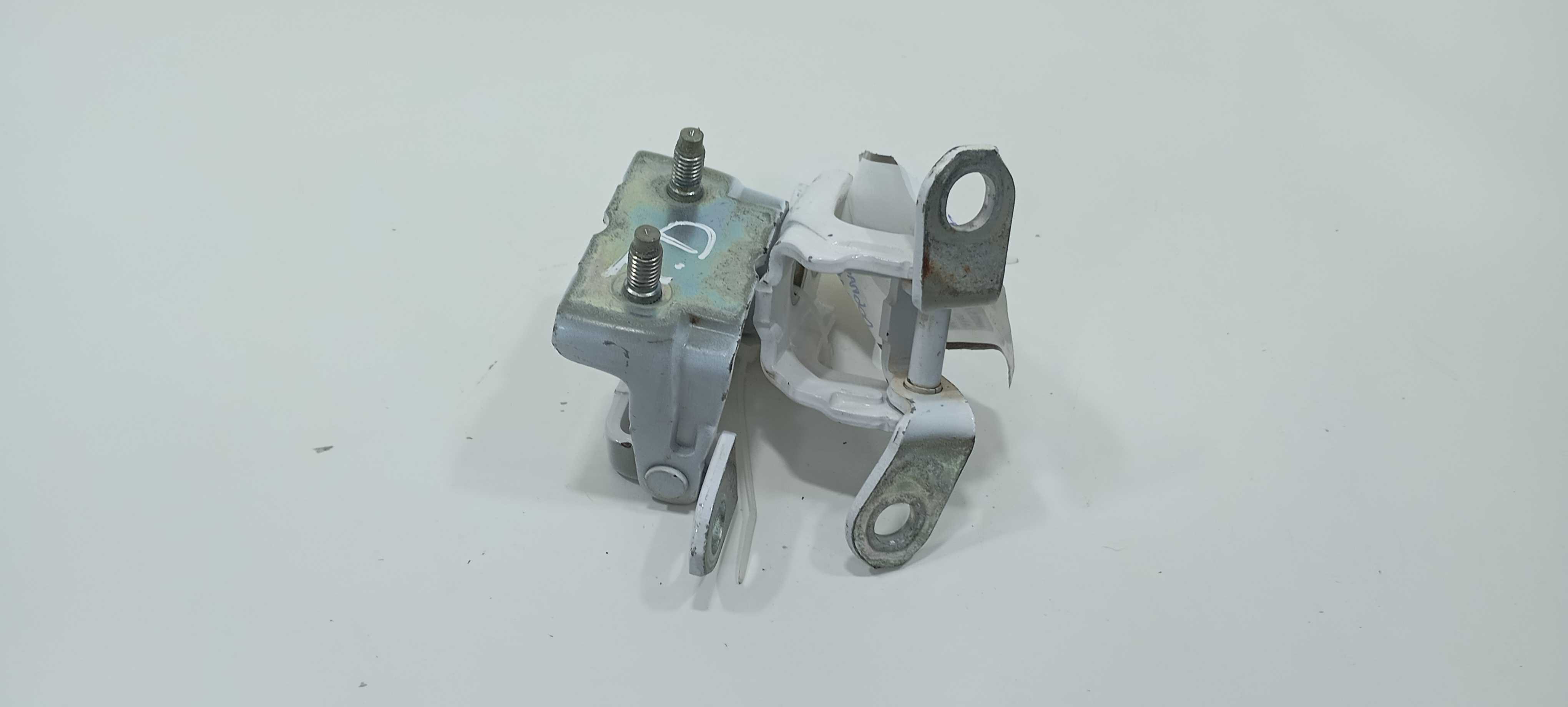 Dobradiça Porta Tras Dir Nissan March Sv 1.0 2016 9787051m0a 2