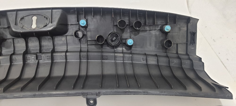 Acabamento Painel Traseiro Kia Sorento 2.4 2012 857702p000 4