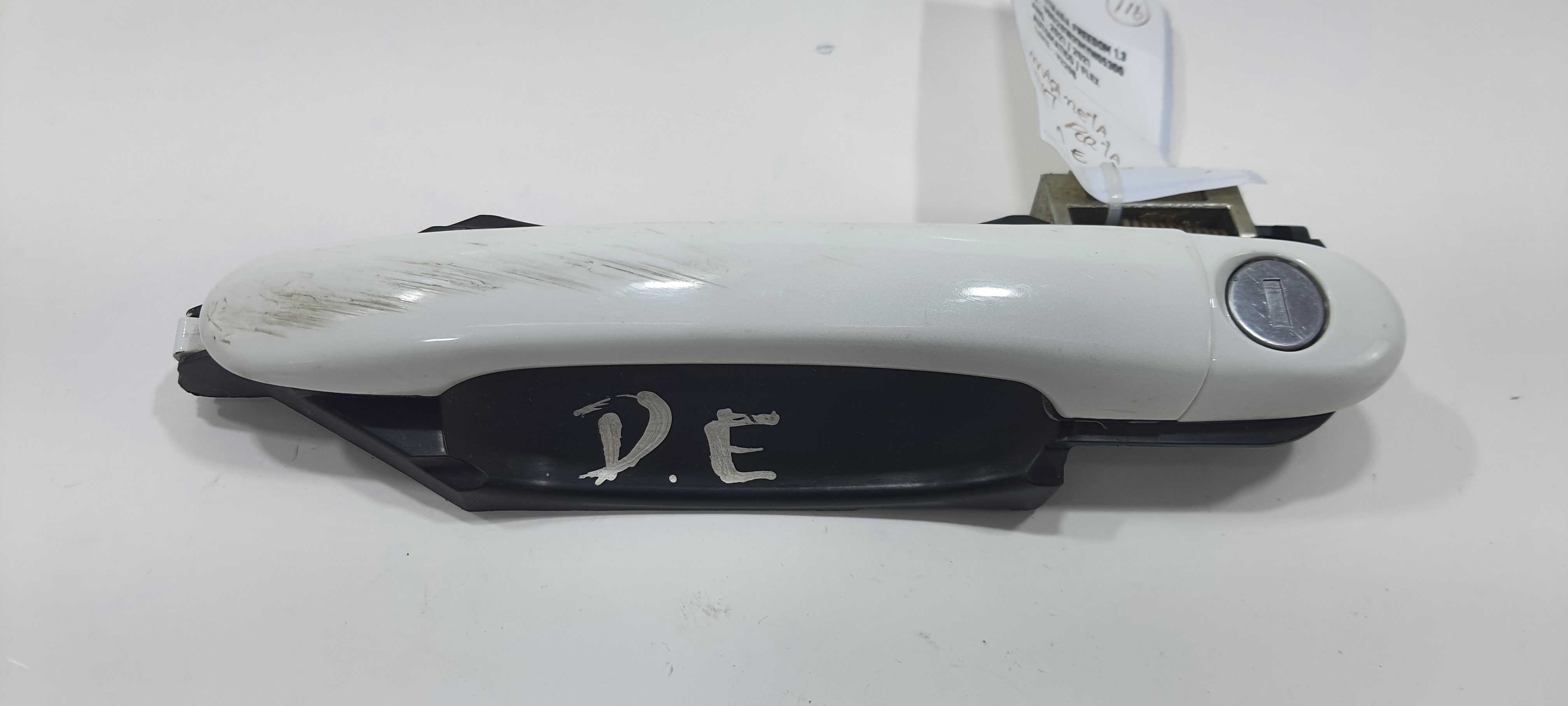 Maçaneta Ext D. Esquerdo Fiat Strada Freedom 1.3 2021 V2298 Branco Dianteira 2