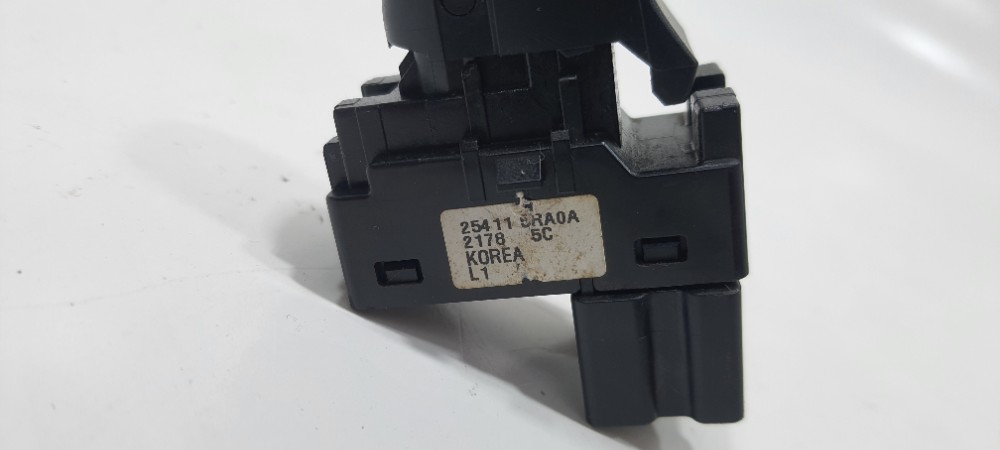 Botão Vidro Dianteiro Direito Nissan Kicks 2019 254115ra0a 3