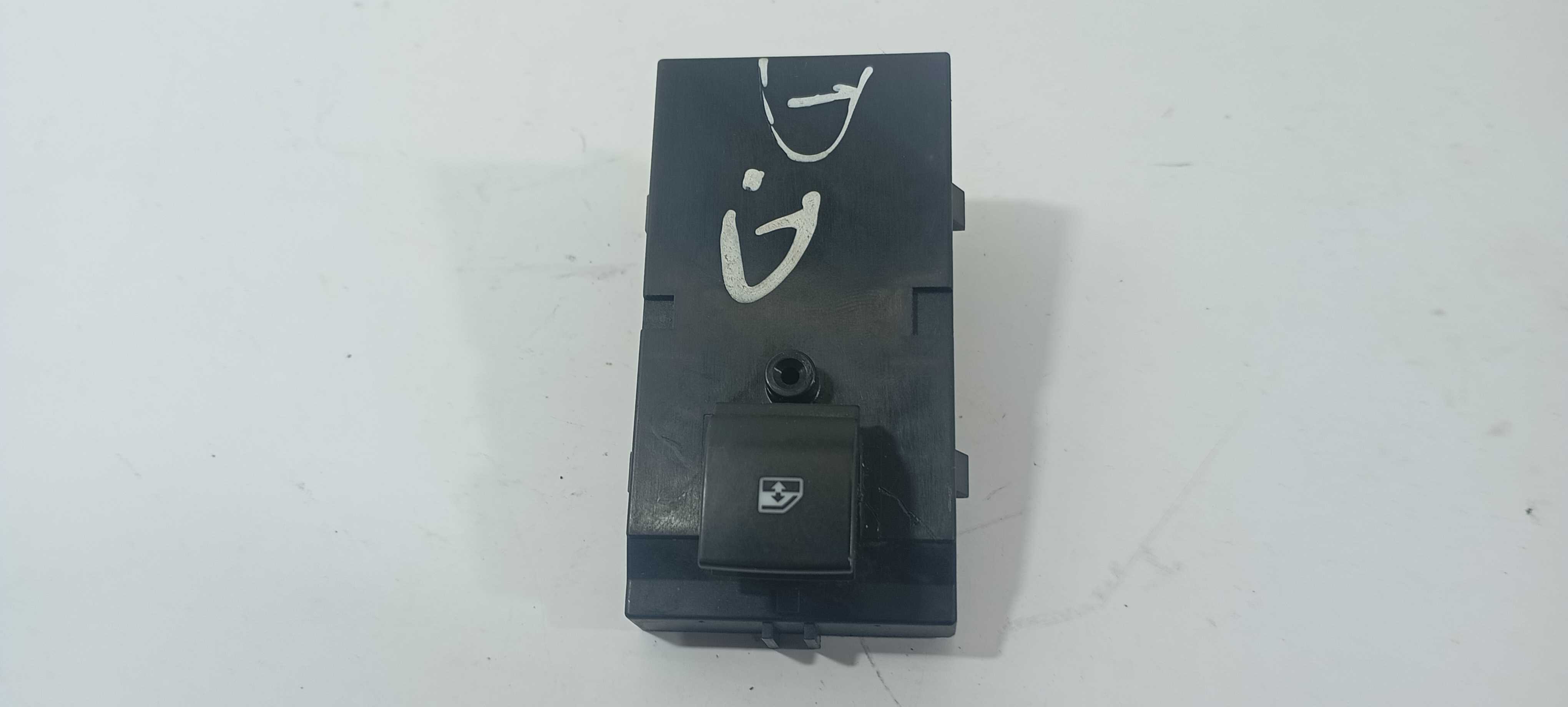 Botão Vidro Dianteiro Direito Gm Prisma 1.4 Lt 2019 22915102 5