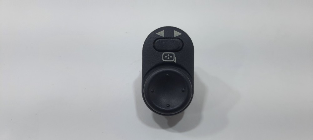 Botão Retrovisor Gm Onix Activ 1.4 2018 94744635 6