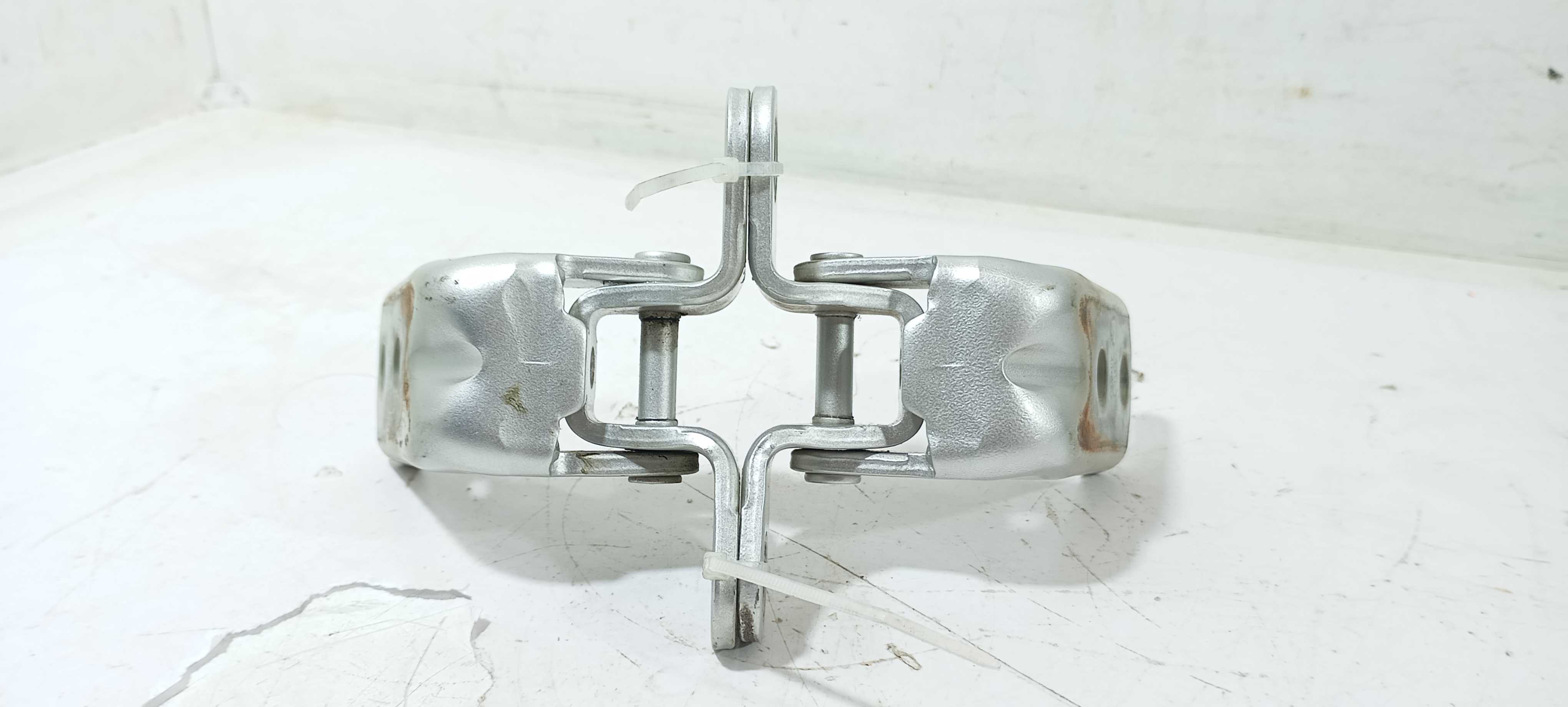 Dobradiça Porta Dianteira D. Kia Sorento Ex2 2.4 12 A046057 8
