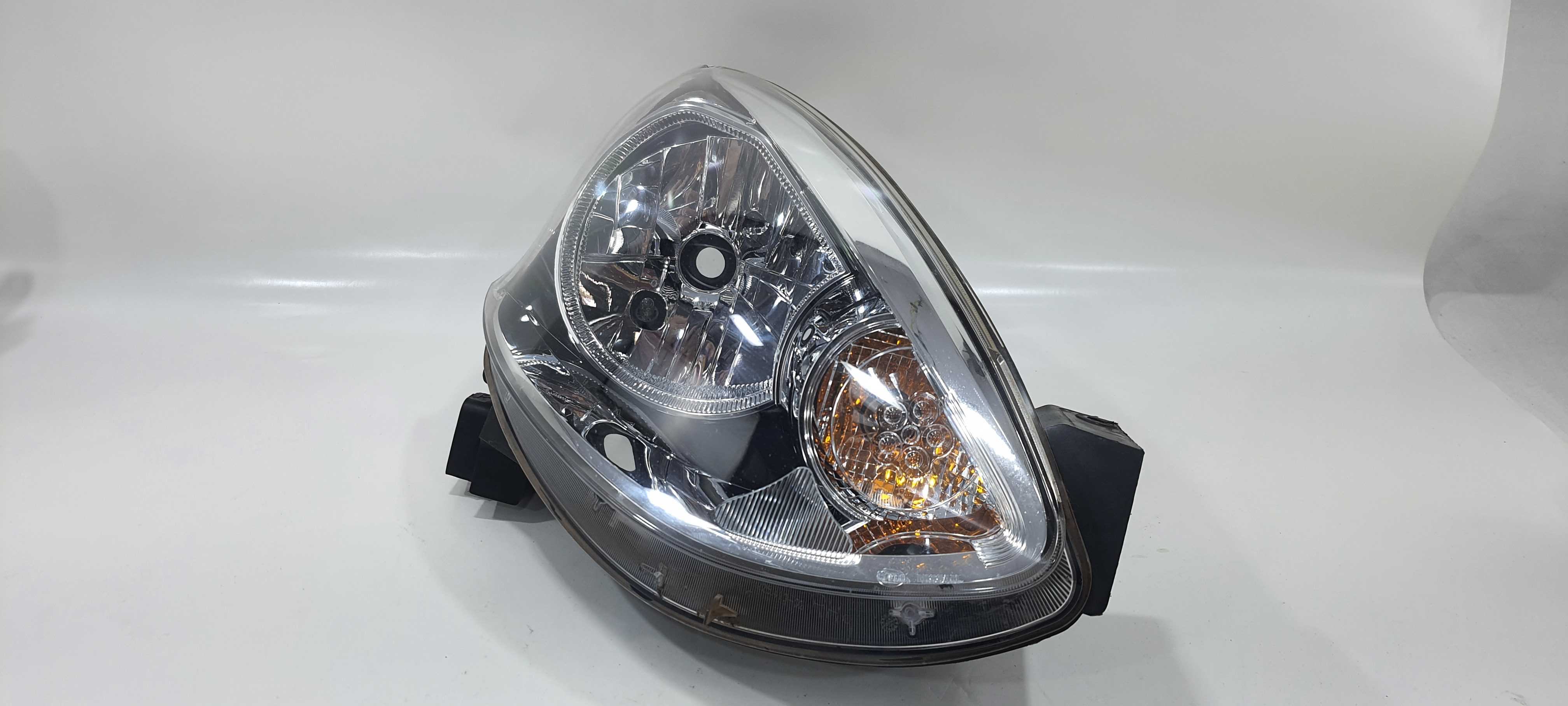 Farol Direito Recuperado Nissan March 2015/20 22540402 4