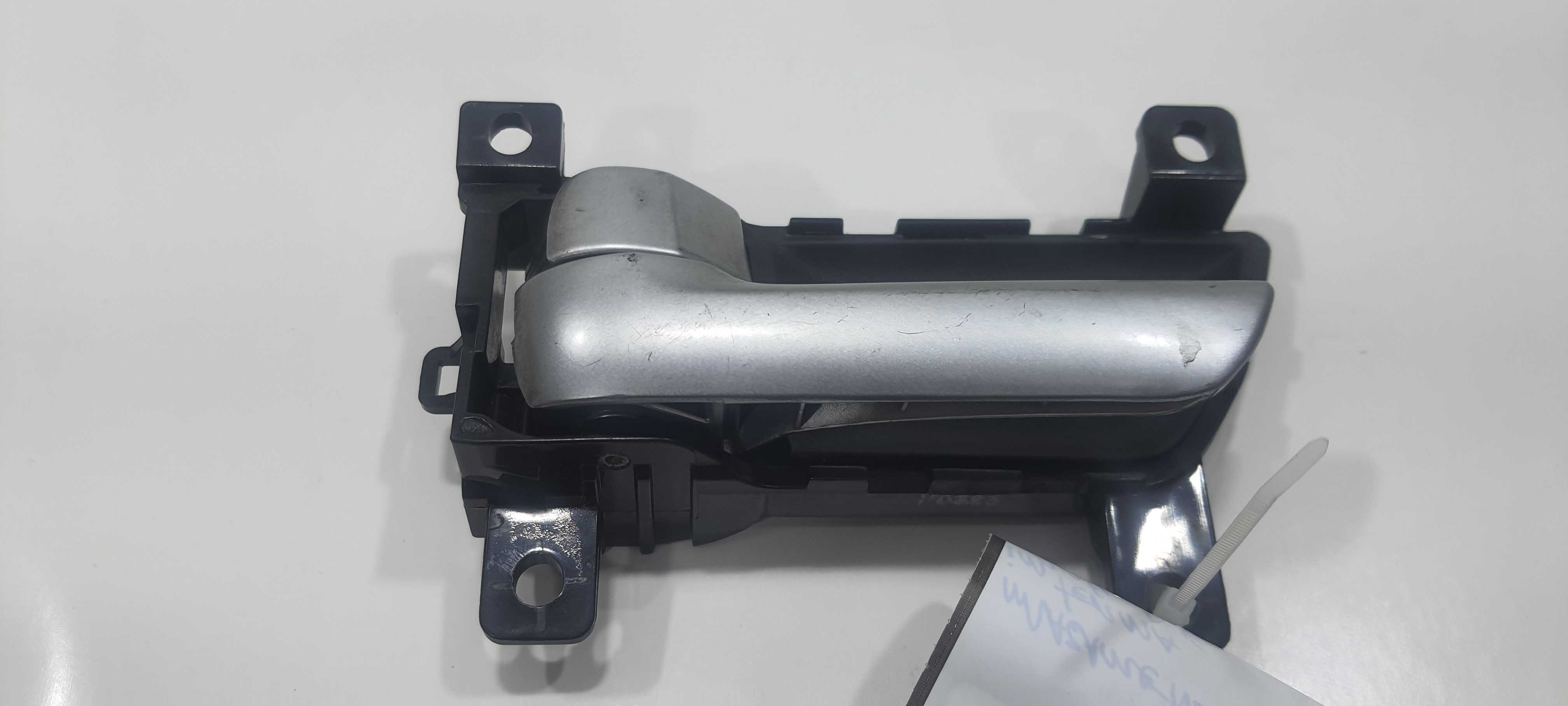 Maçaneta Int Diant Esquerdo Kia Sorento 2.4 2012 826222p000 Preto Dianteira 2