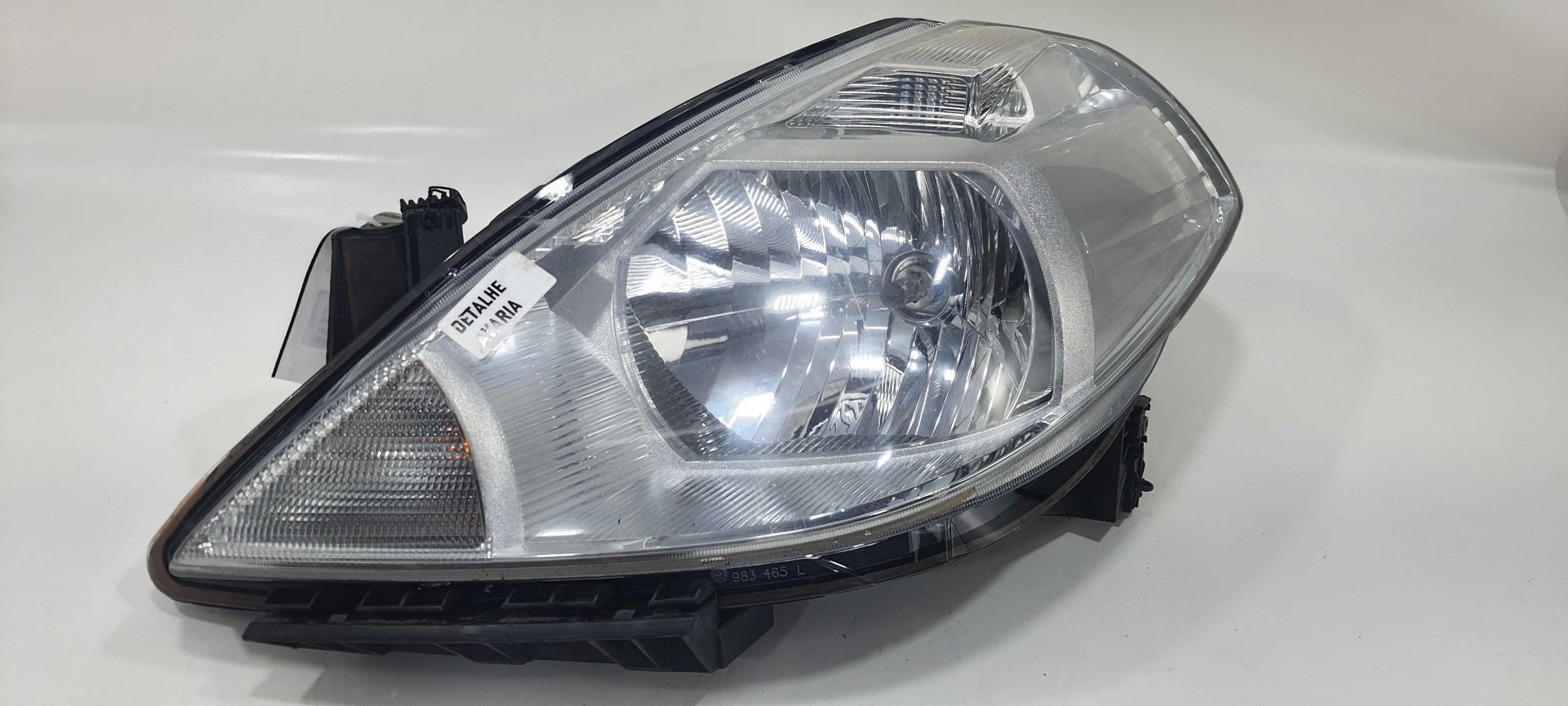 Farol Esquerdo Nissan Tiida Sedan 1.8 2012 V2305 Detalhe Esquerdo/motorista 4