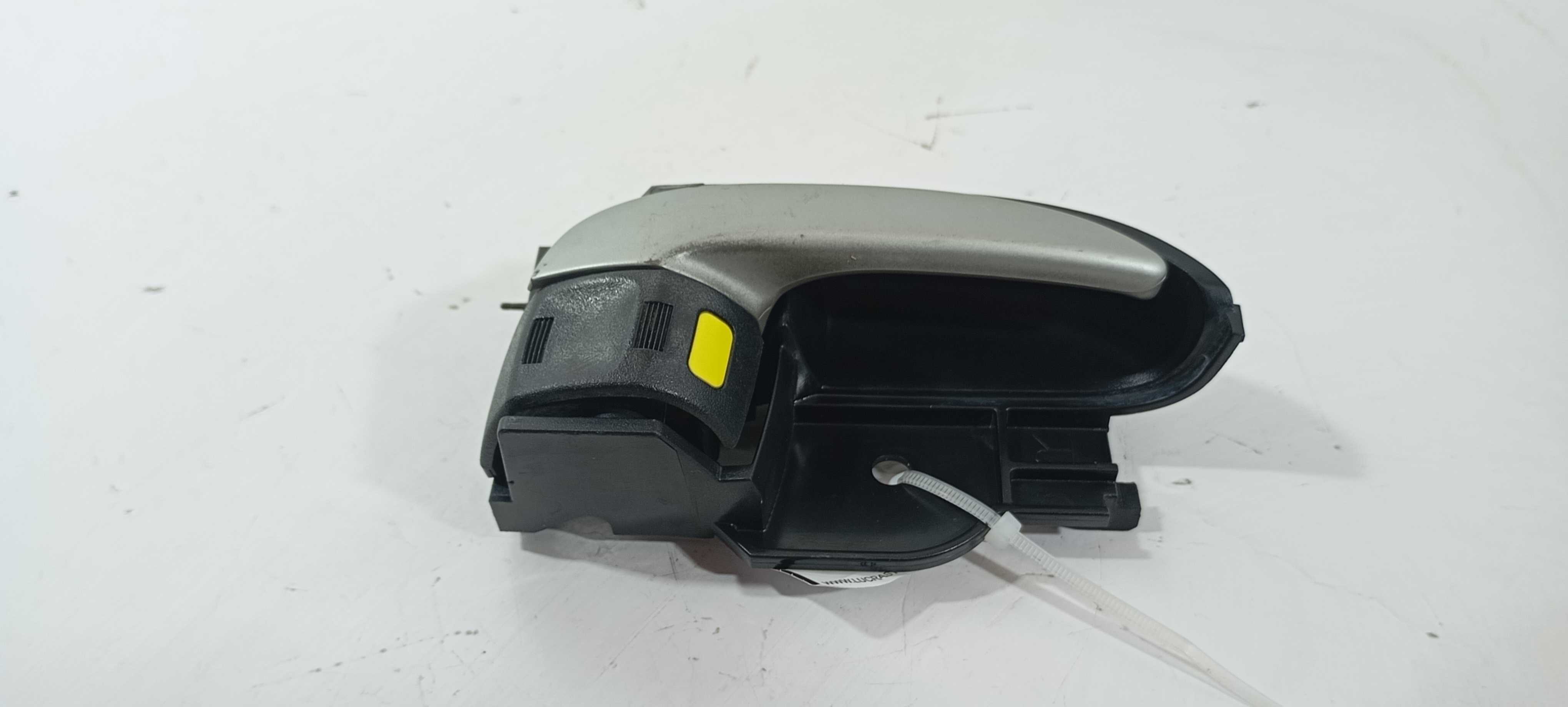 Maçaneta Interna Dianteira Direita Toyota Etios 2014 60252 Preto Dianteira 3