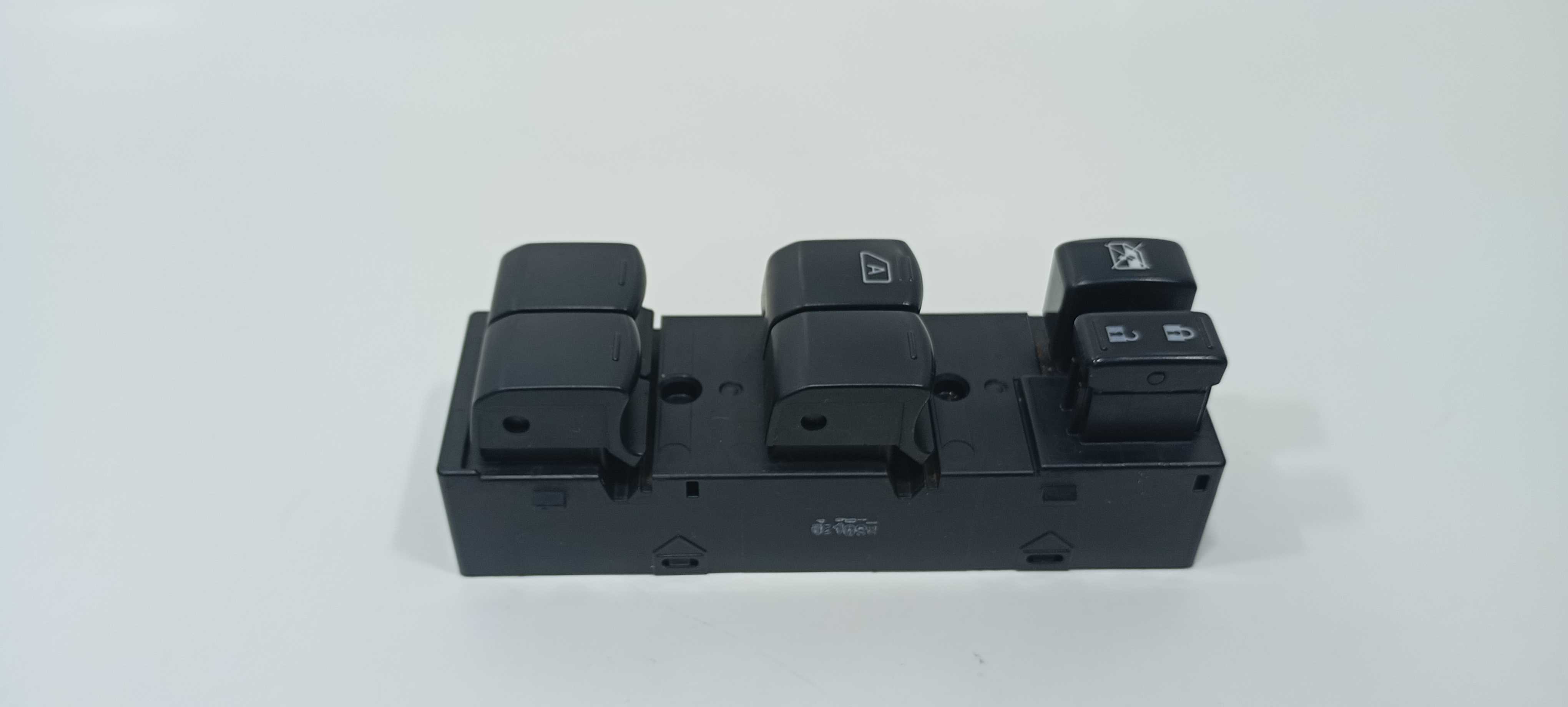 Botão Vidro Diant Esquerdo Nissan March Sv 1.0 2016 Pa6gf30 4
